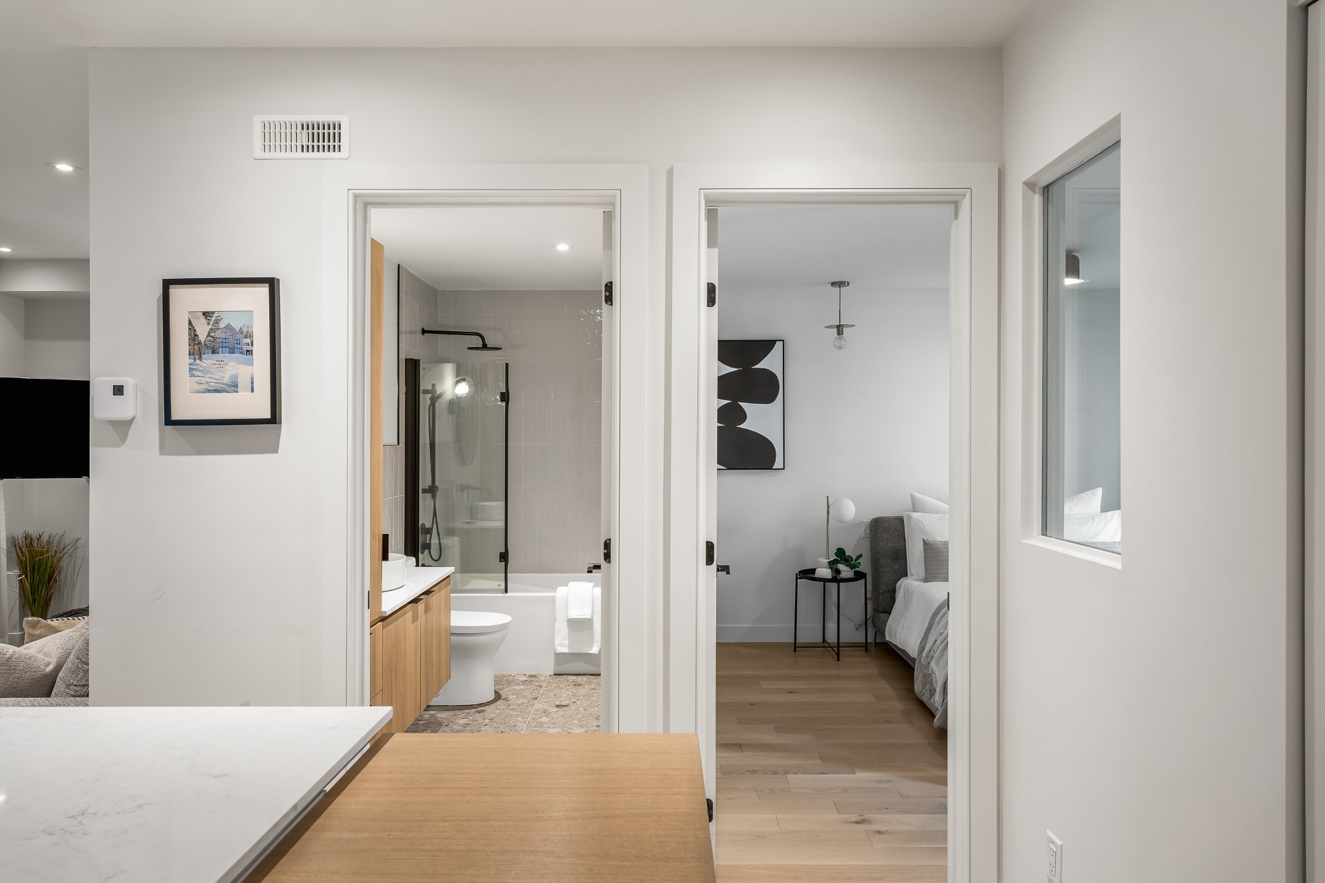 4048 Rue Cartier H2K4G4 miniature 25