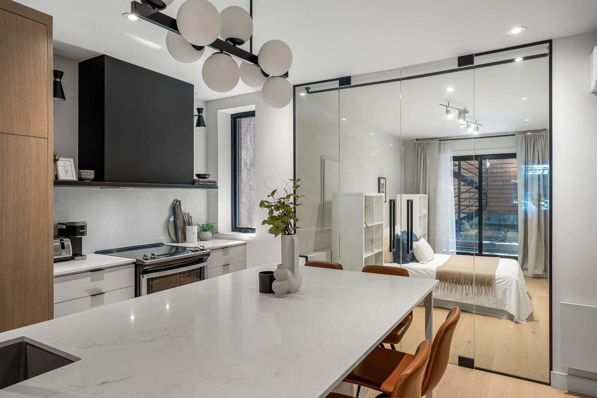 4048 Rue Cartier H2K4G4 miniature 13