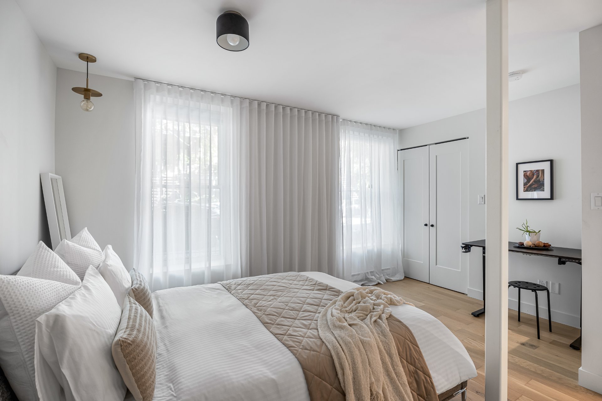 4048 Rue Cartier H2K4G4 4
