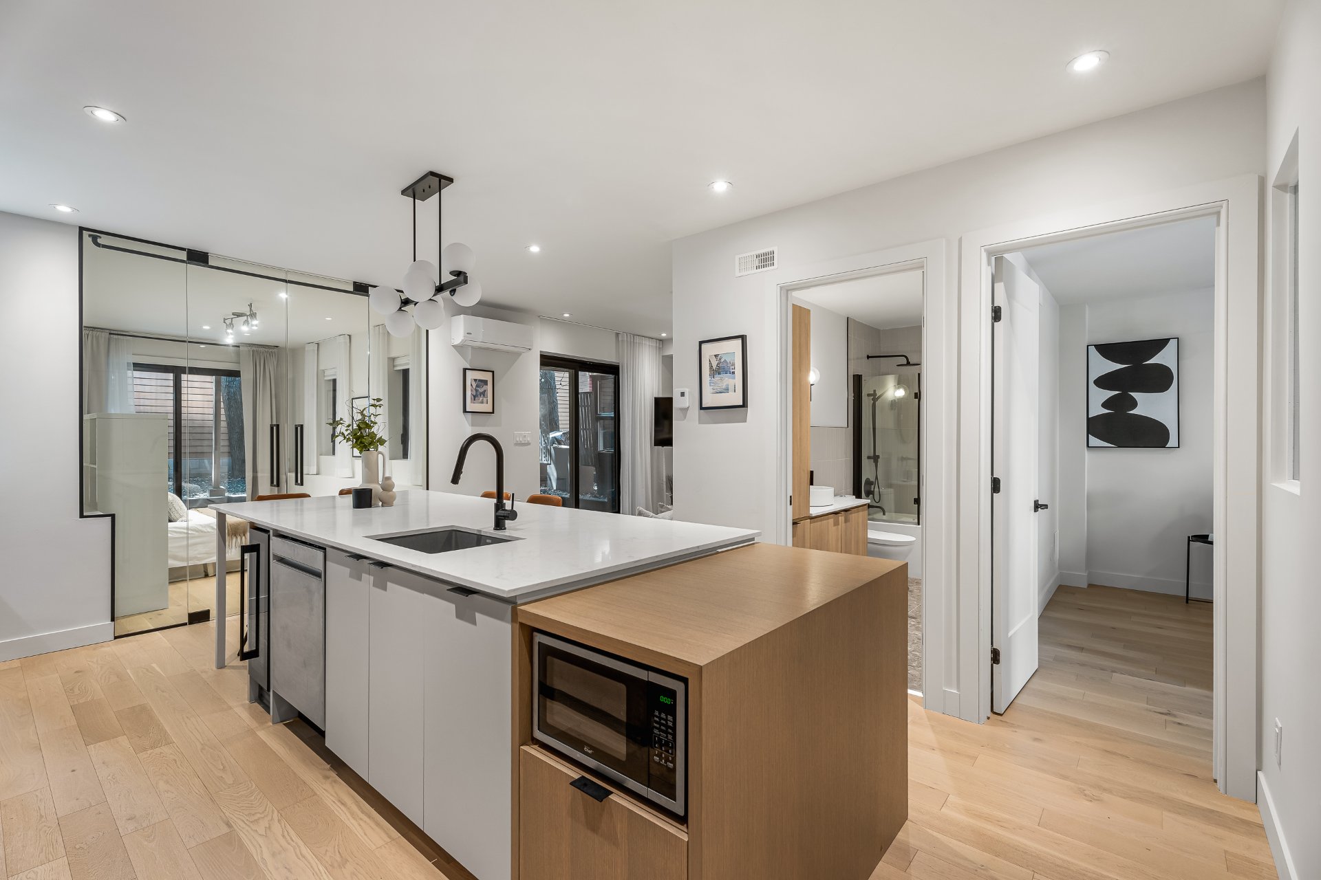 4048 Rue Cartier H2K4G4 miniature 12
