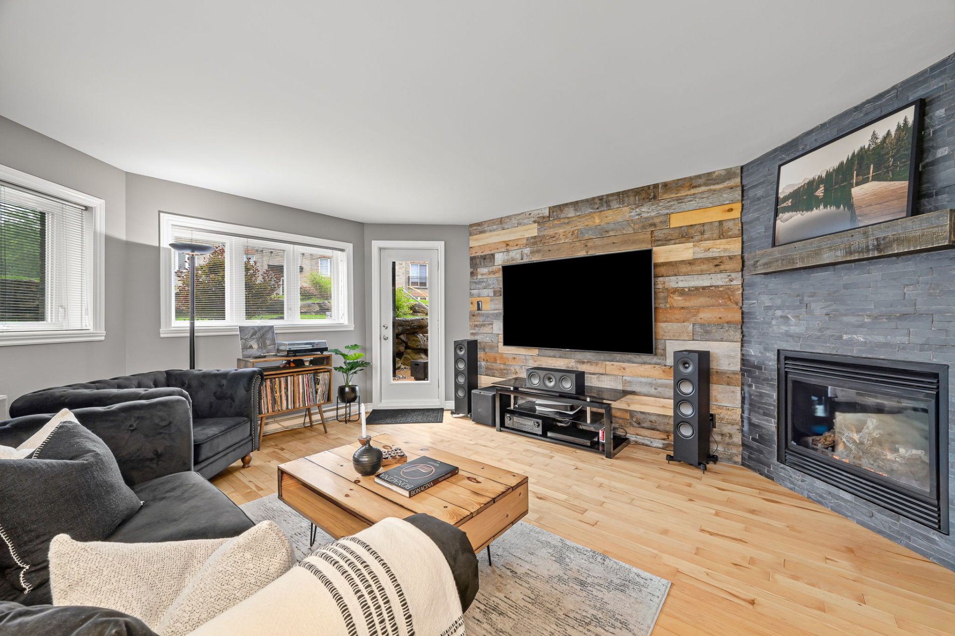 5700 Place Trenet H7K3Z2 2