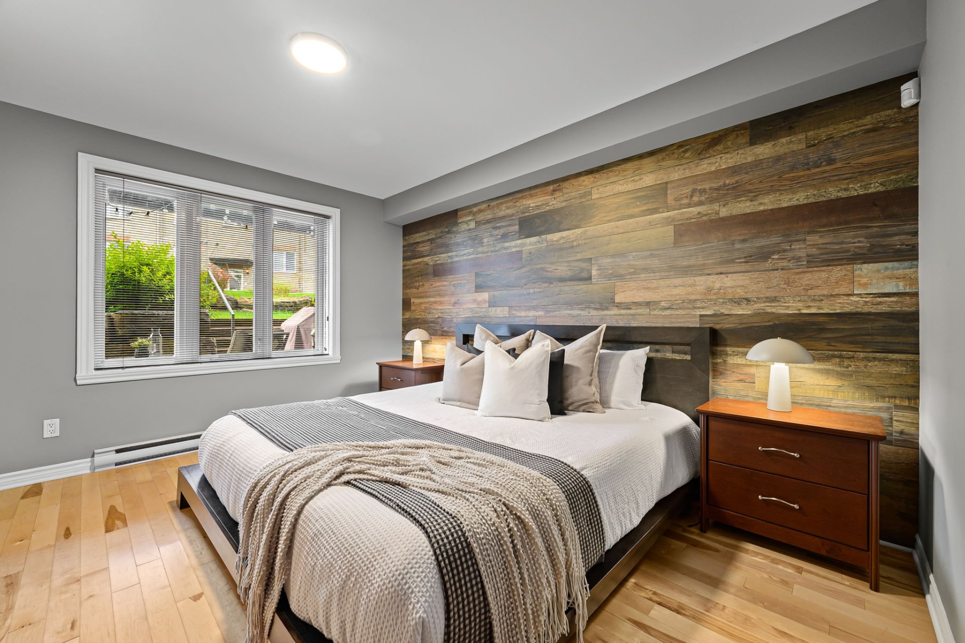 5700 Place Trenet H7K3Z2 miniature 17