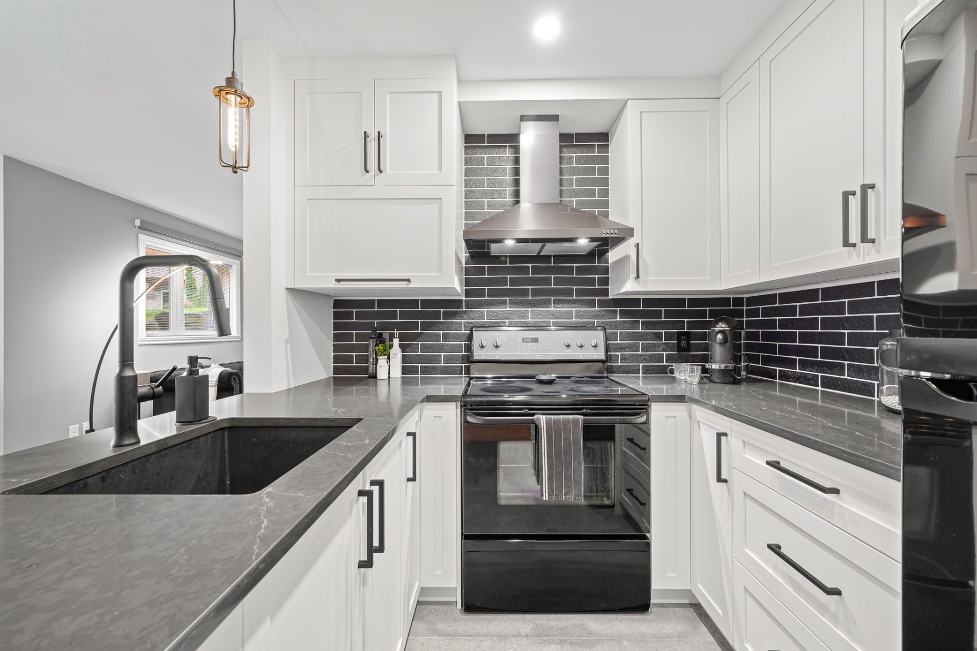 5700 Place Trenet H7K3Z2 miniature 9