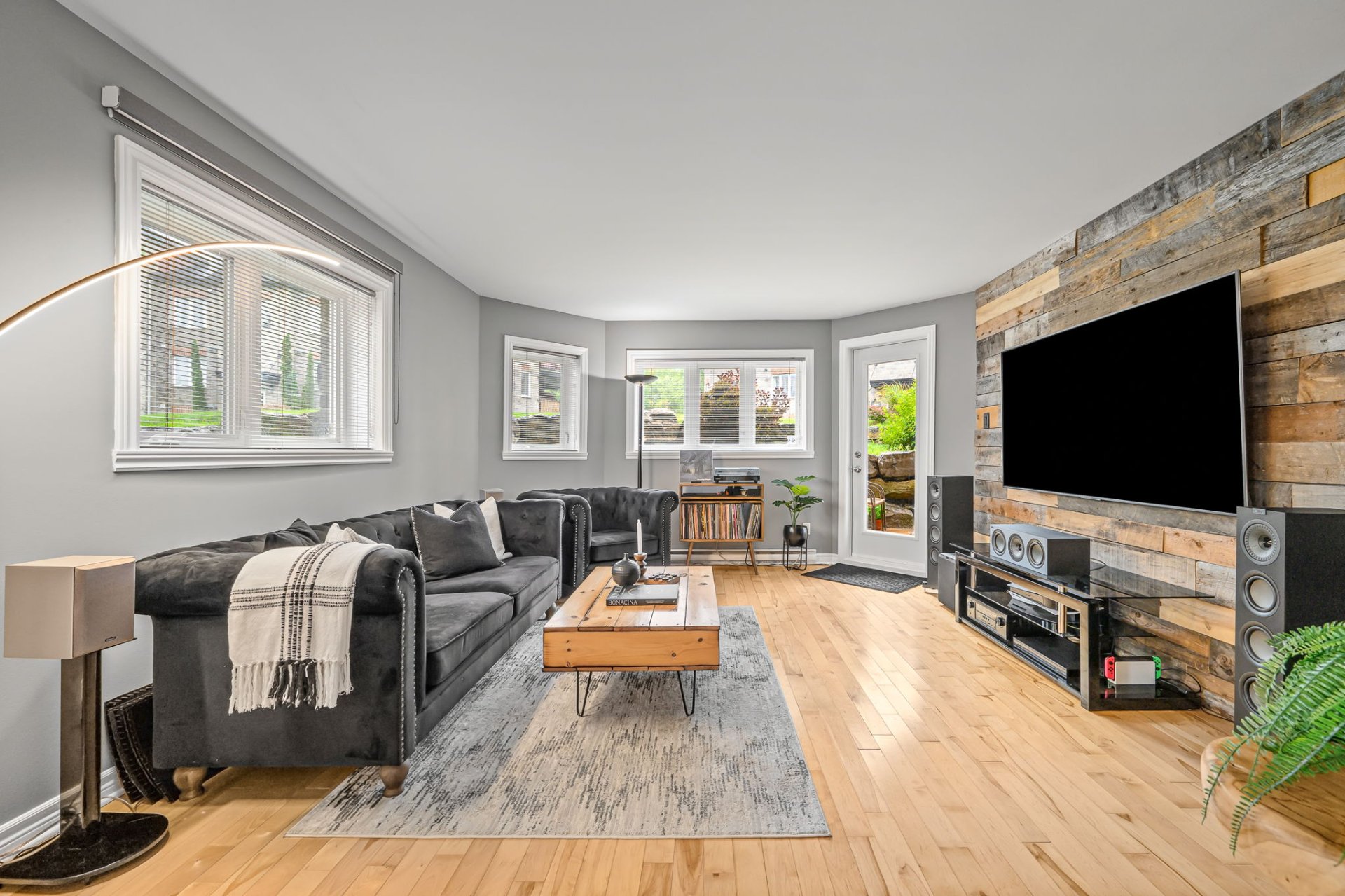 5700 Place Trenet H7K3Z2 miniature 14