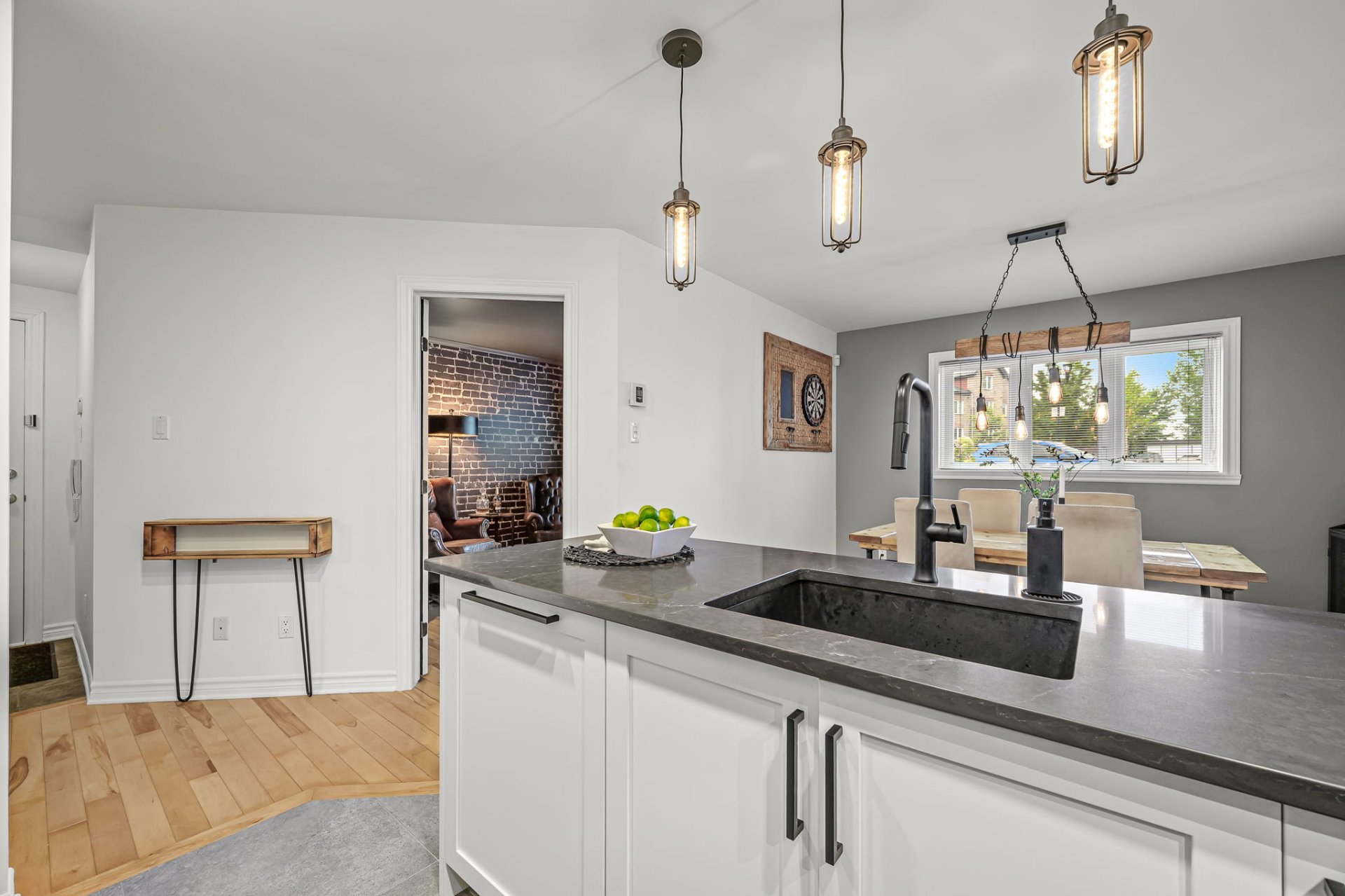 5700 Place Trenet H7K3Z2 miniature 10