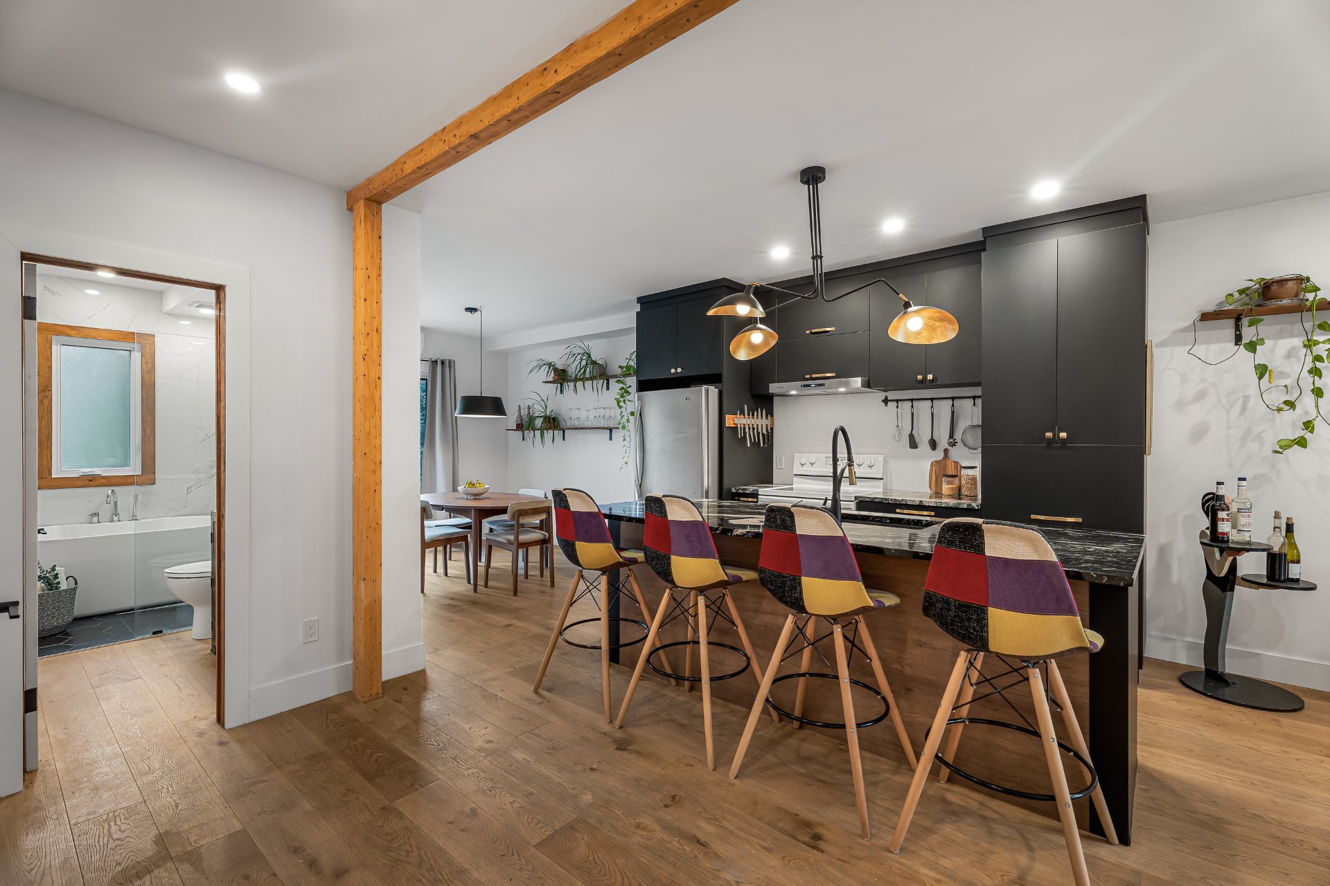 7225 Rue Fabre H2E2B3 3
