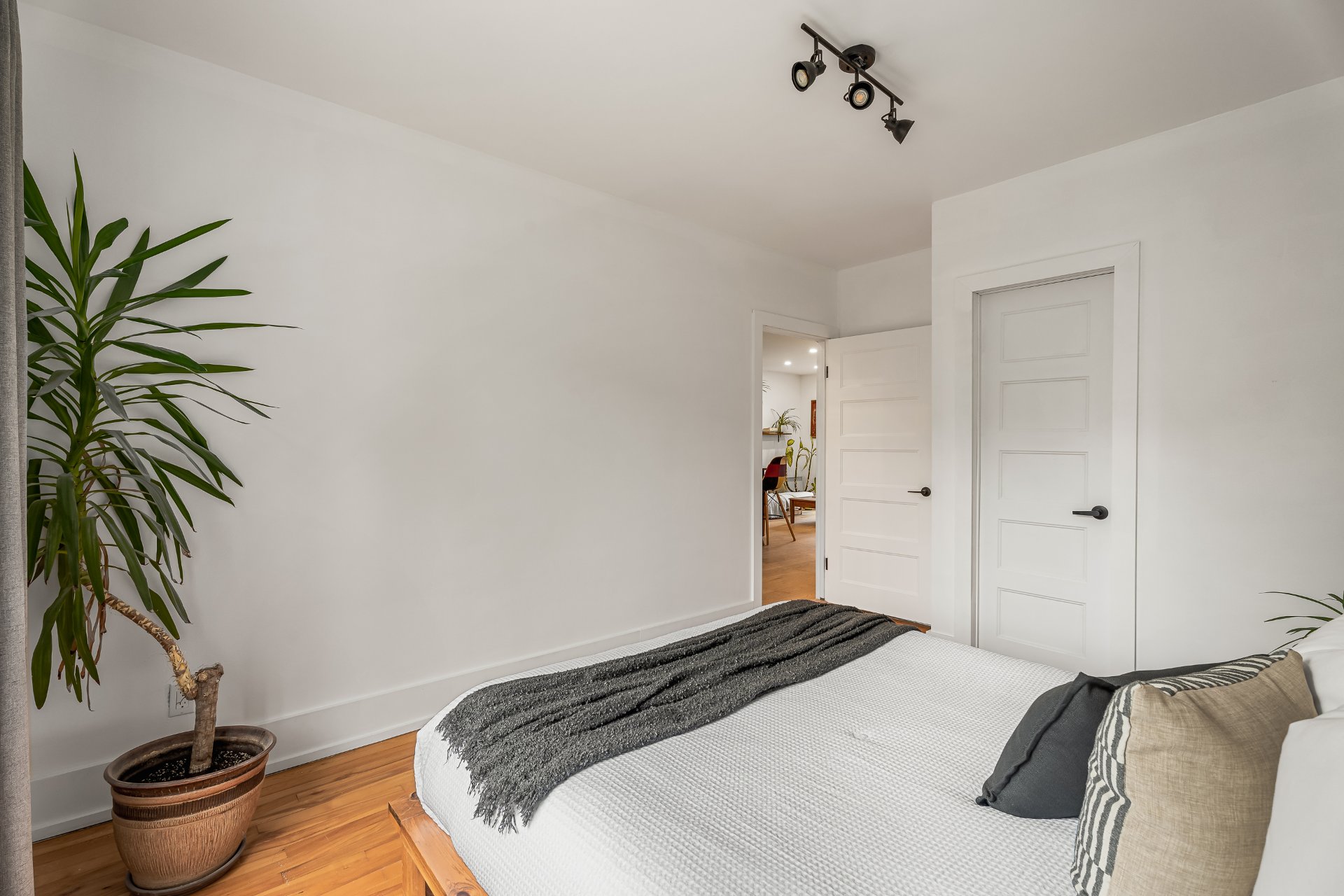 7225 Rue Fabre H2E2B3 miniature 14