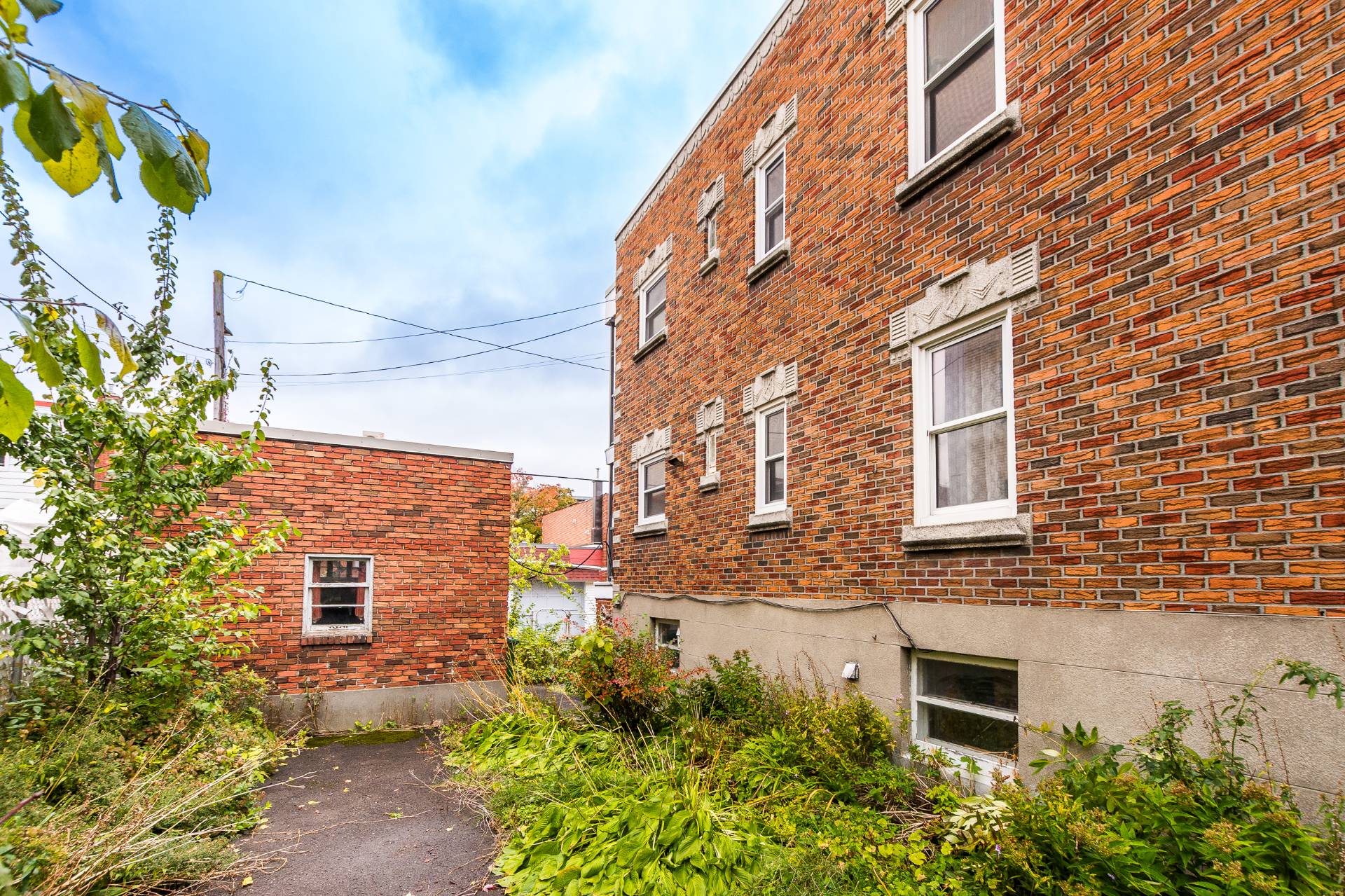 5967 24e Avenue H1T3M2 4