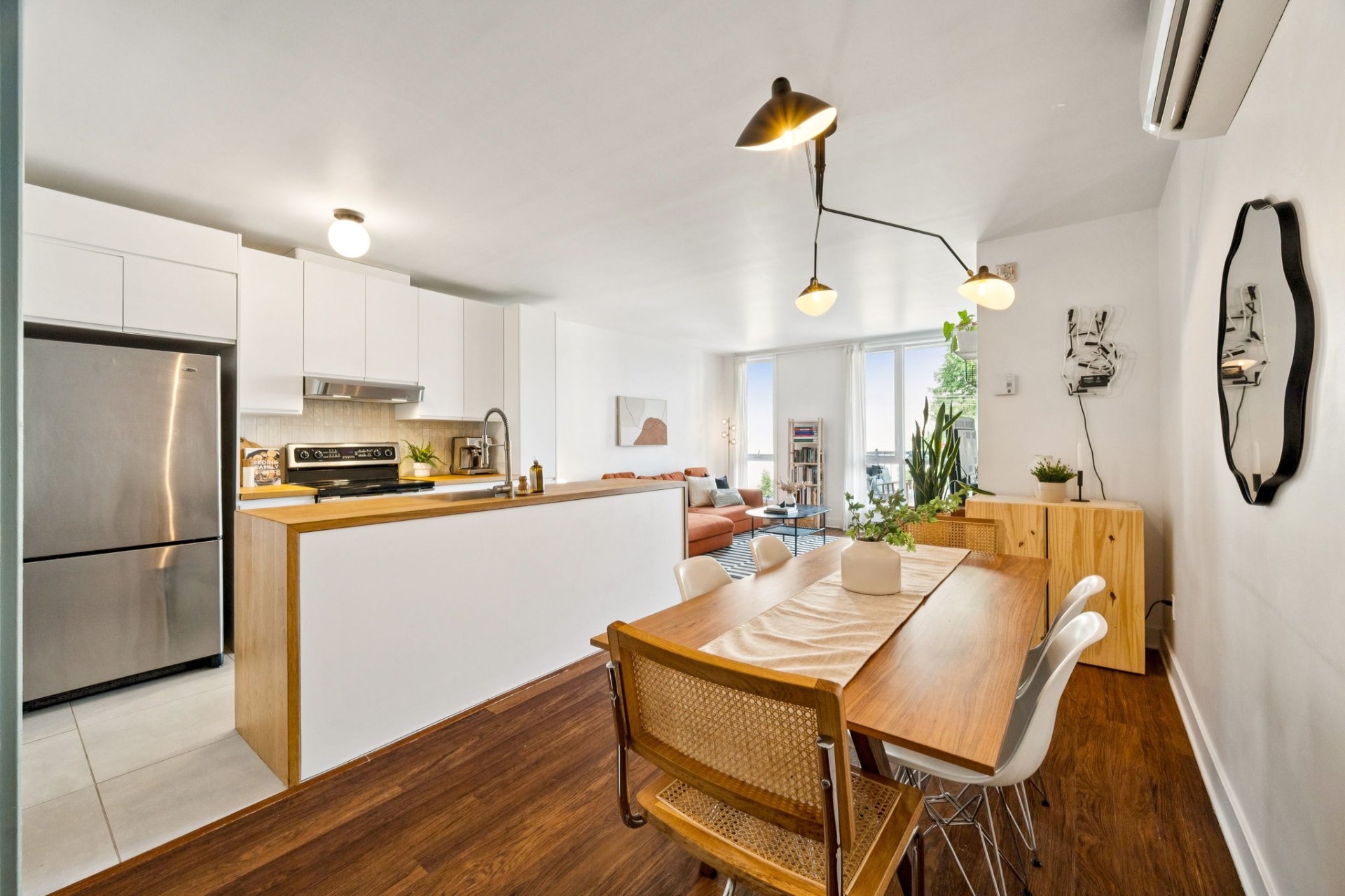 2650 Rue Nicolet H1W3L5