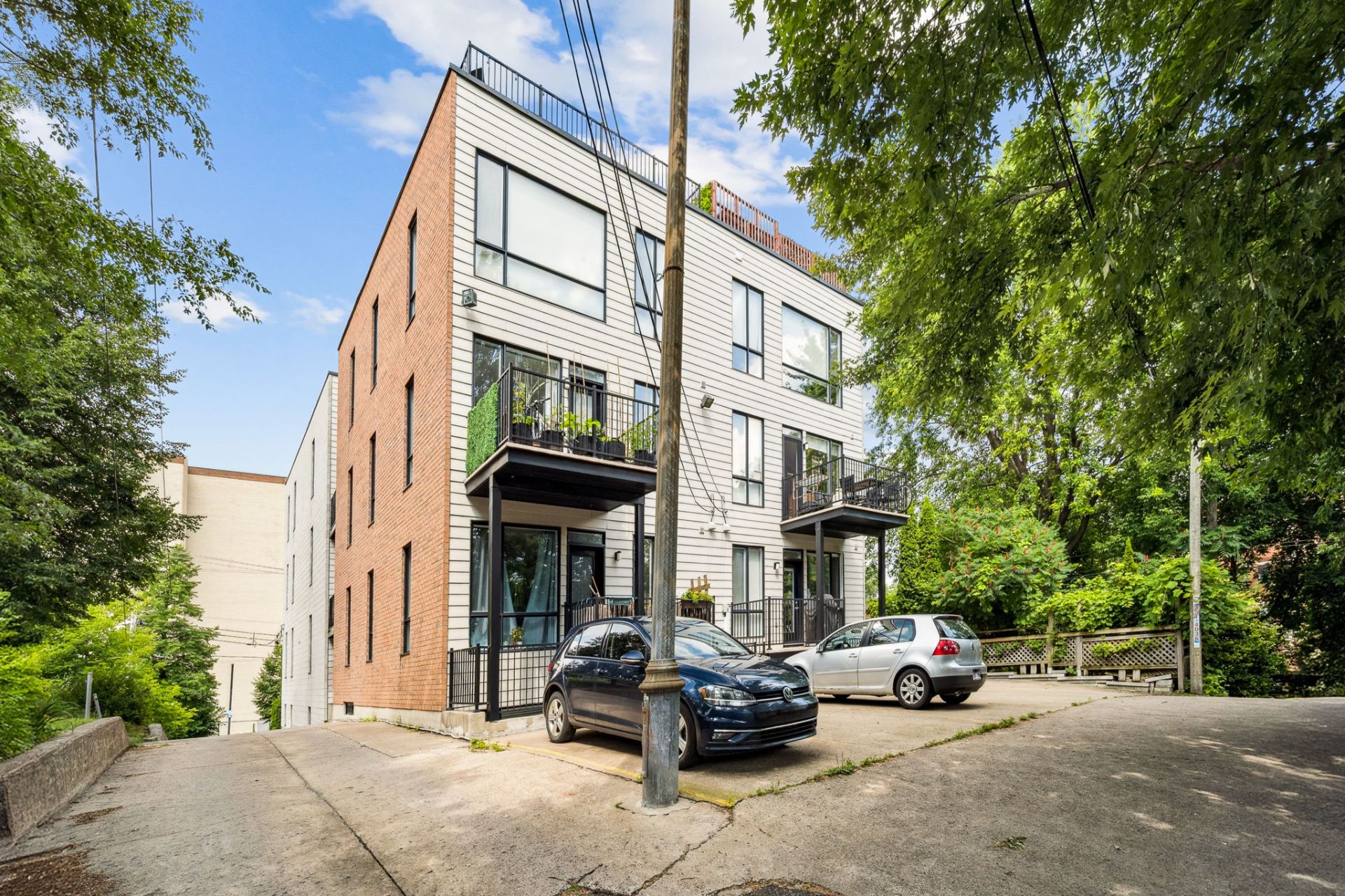 2650 Rue Nicolet H1W3L5 miniature 40