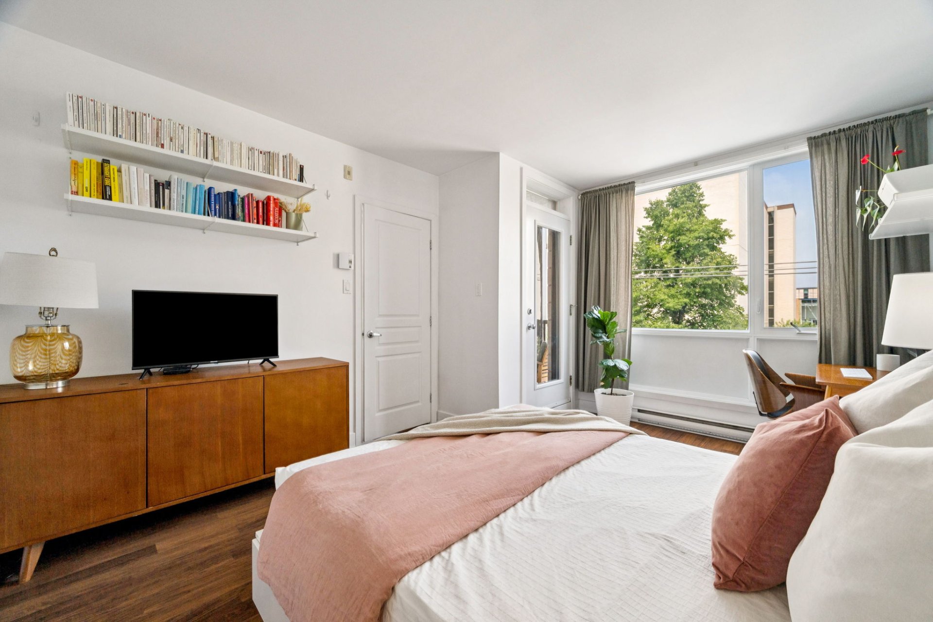 2650 Rue Nicolet H1W3L5 miniature 21