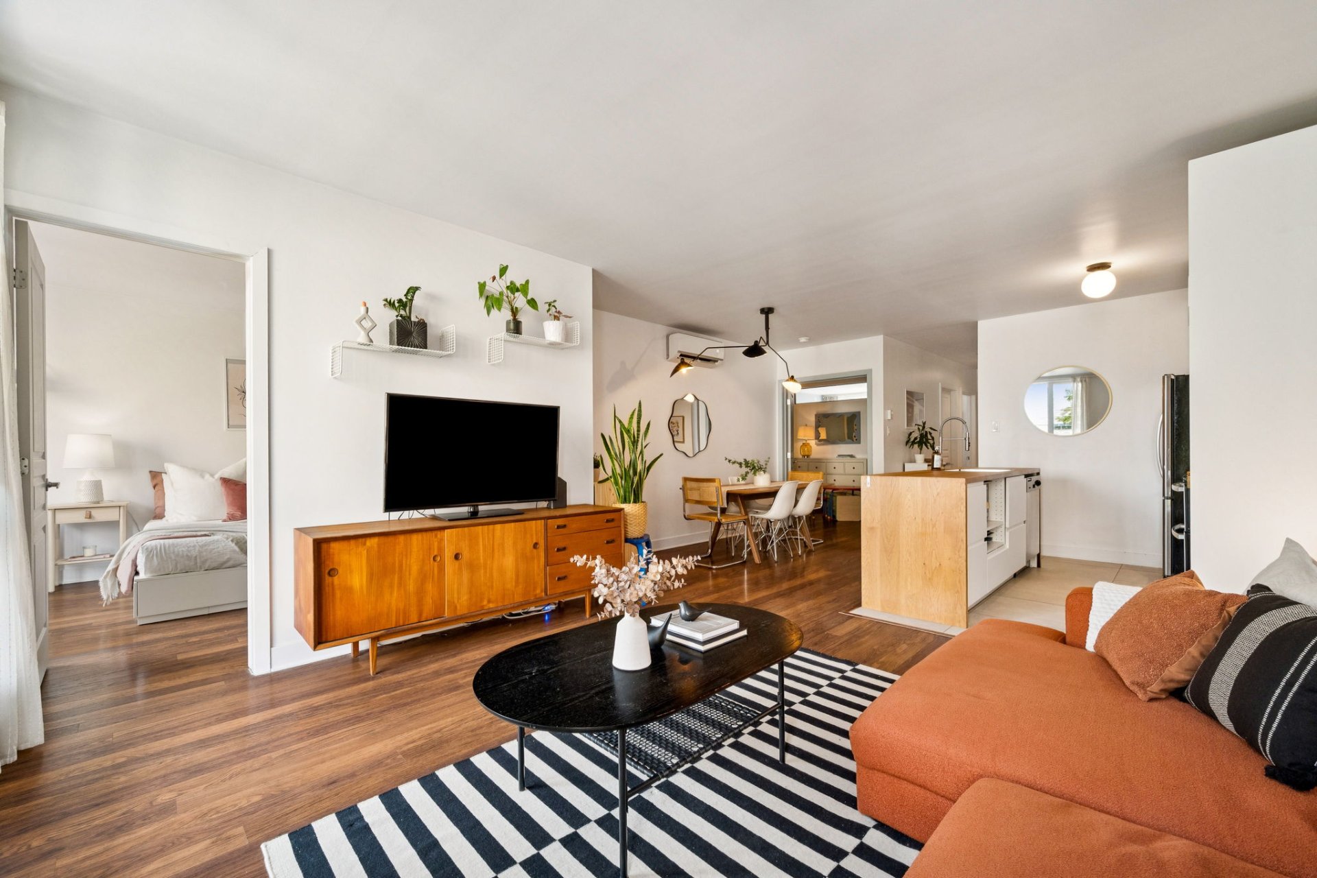 2650 Rue Nicolet H1W3L5 miniature 16