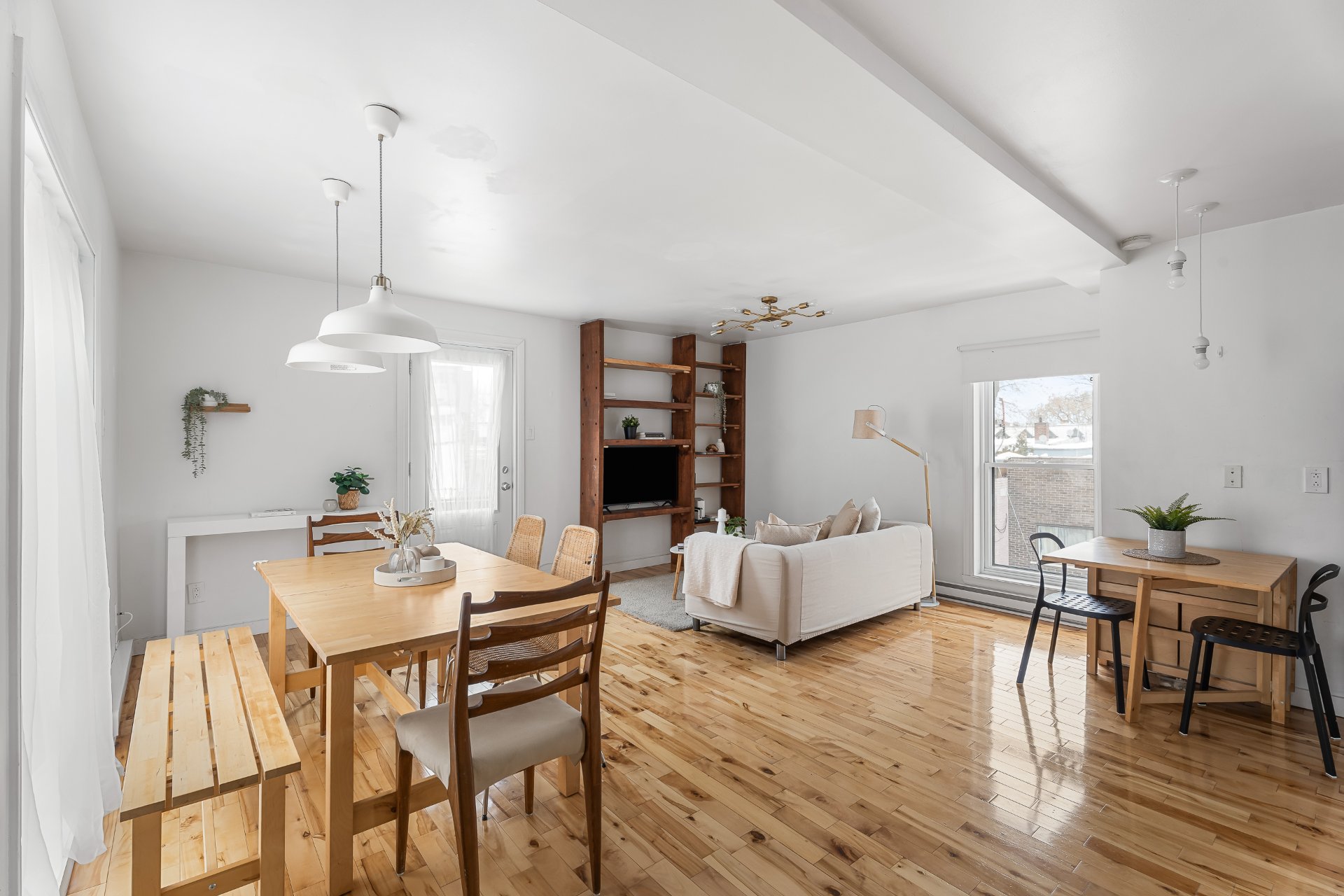 283B Rue Roy E. H2W1M7 3