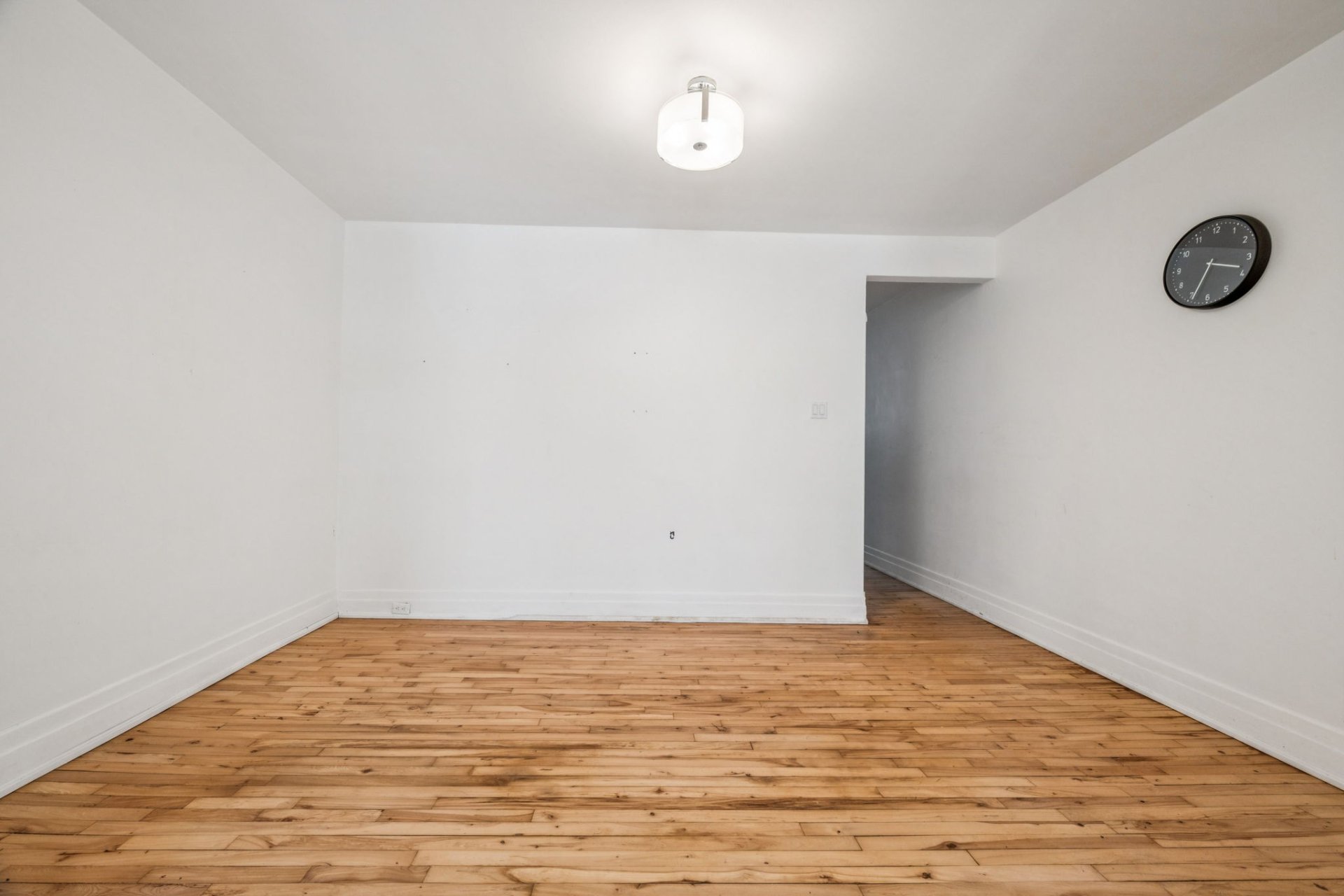 3443-3449 Rue Dézéry H1W2S8 3