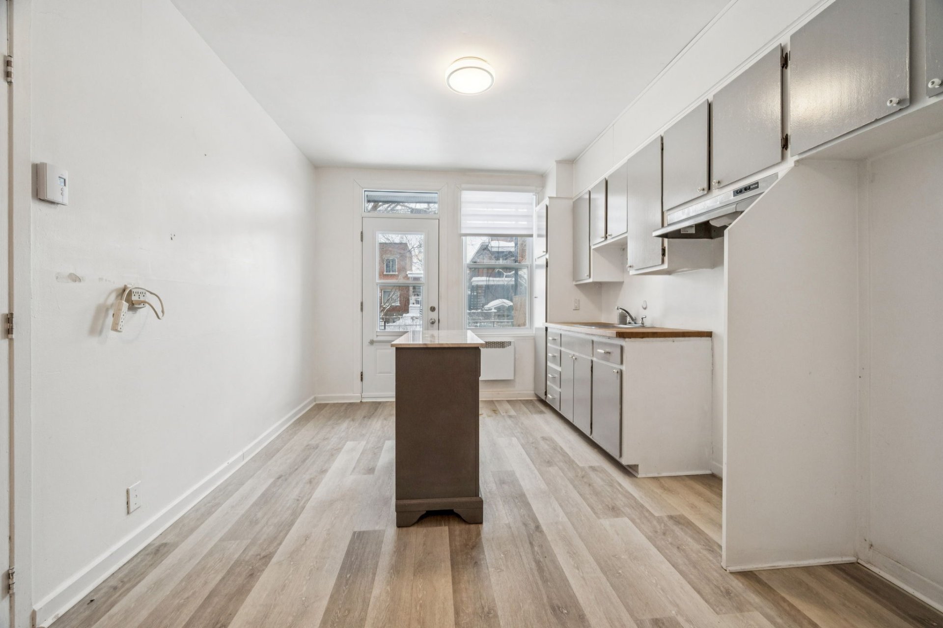 3443-3449 Rue Dézéry H1W2S8 2