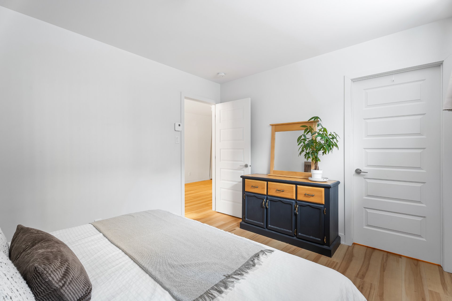 720 Rue Filiatrault H4L3V4 miniature 35