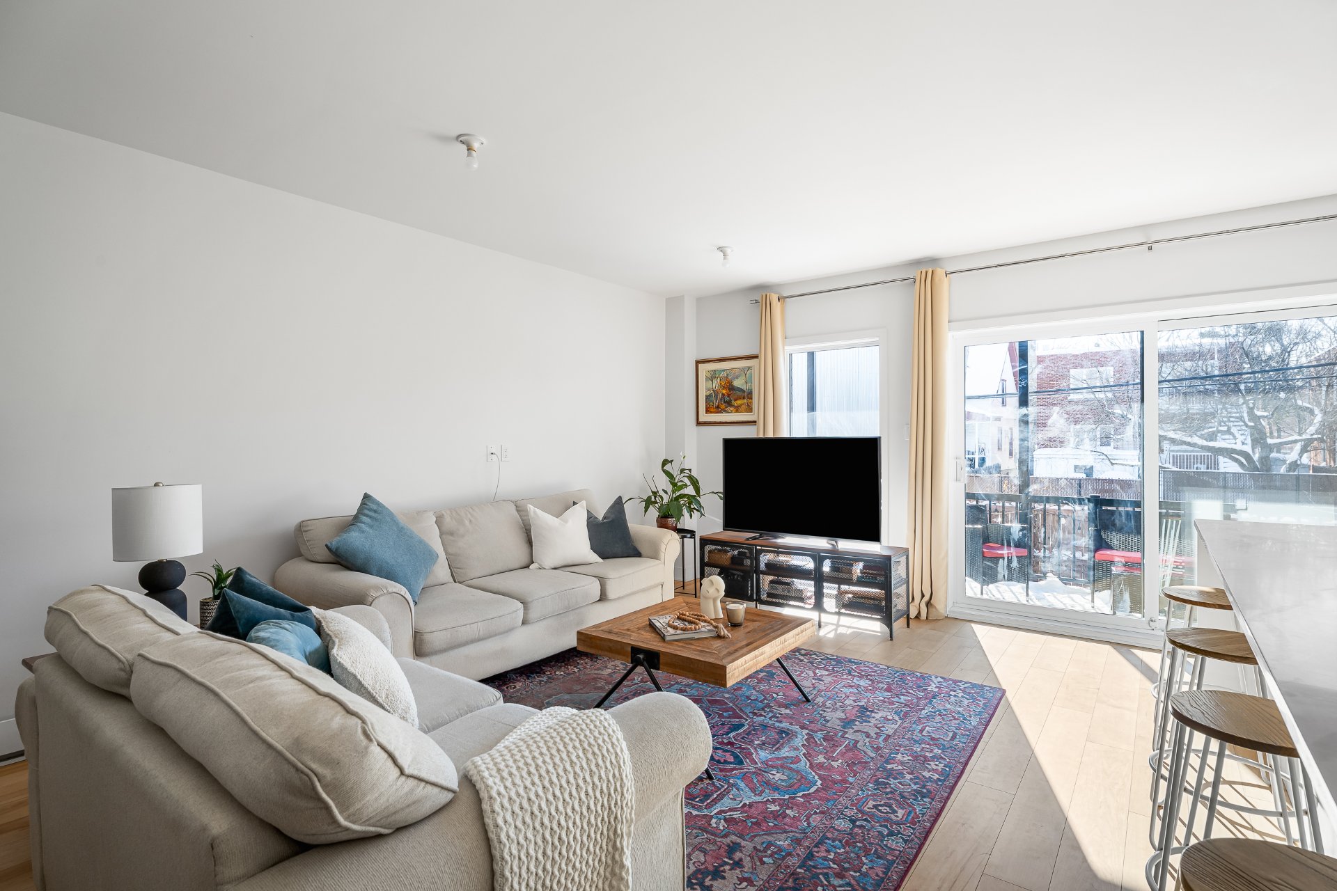 720 Rue Filiatrault H4L3V4 3