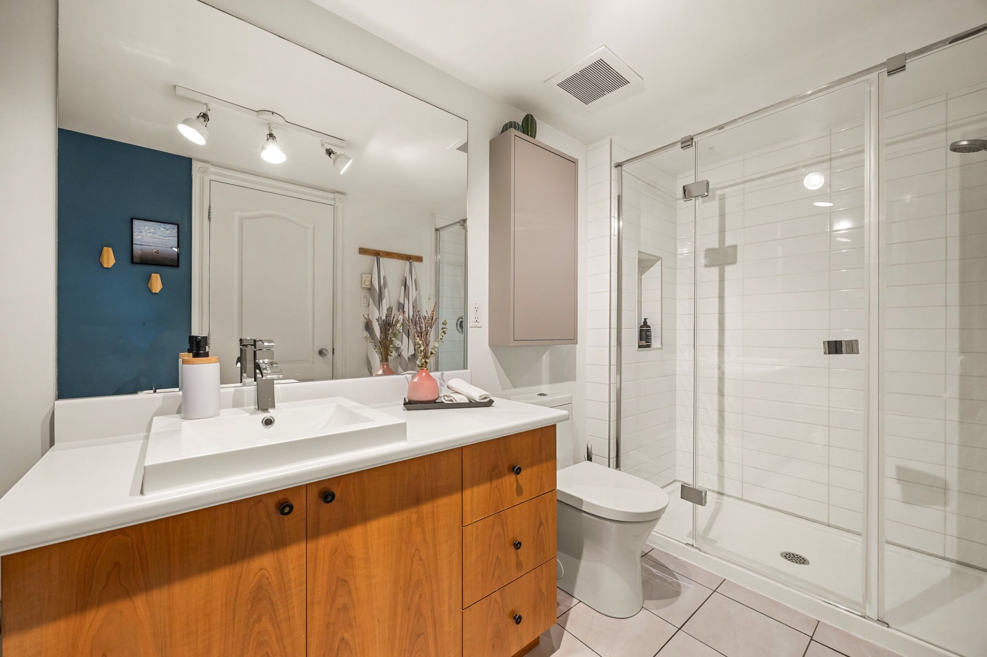 2244 Rue De Chambly H1W3J5 miniature 18