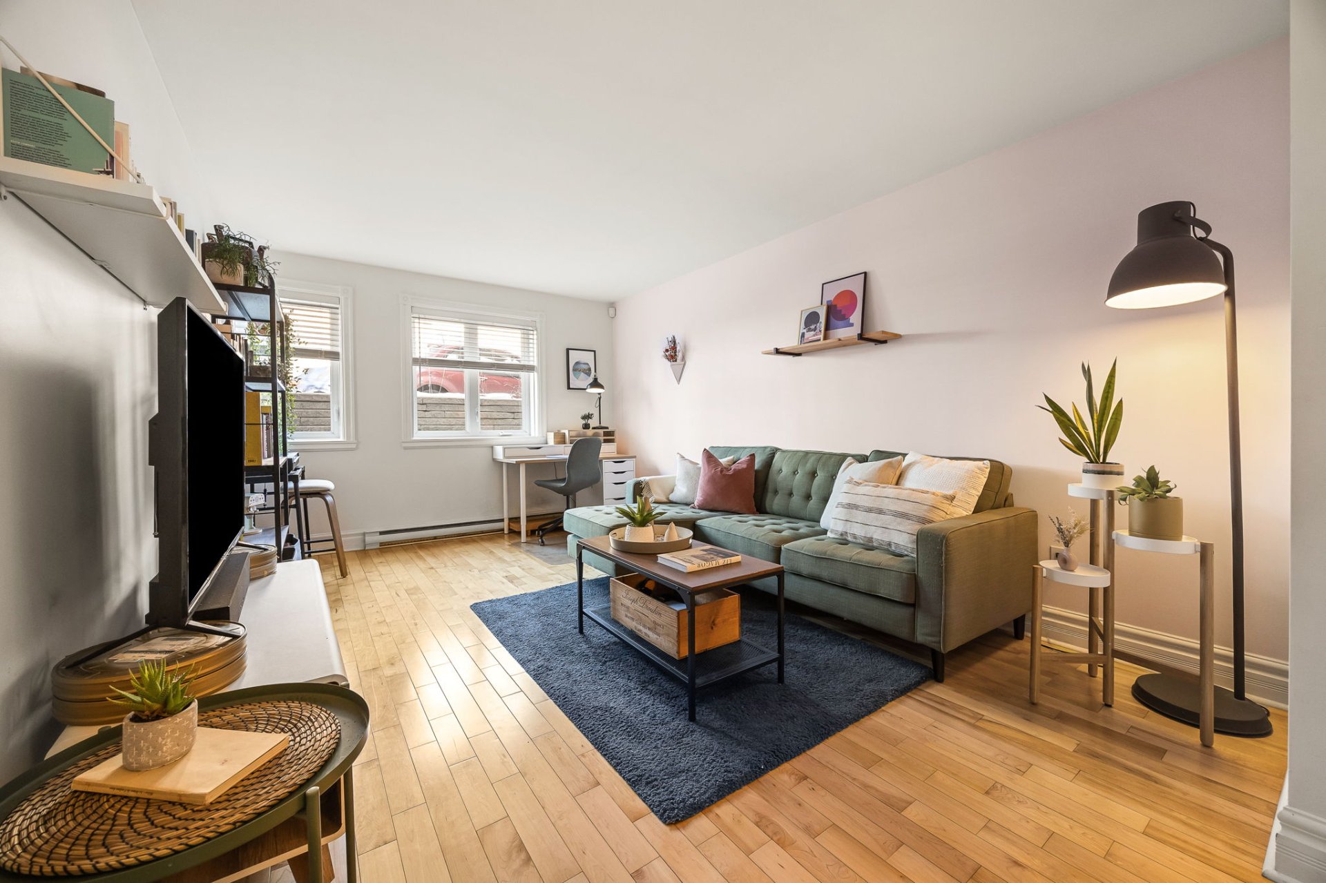 2244 Rue De Chambly H1W3J5