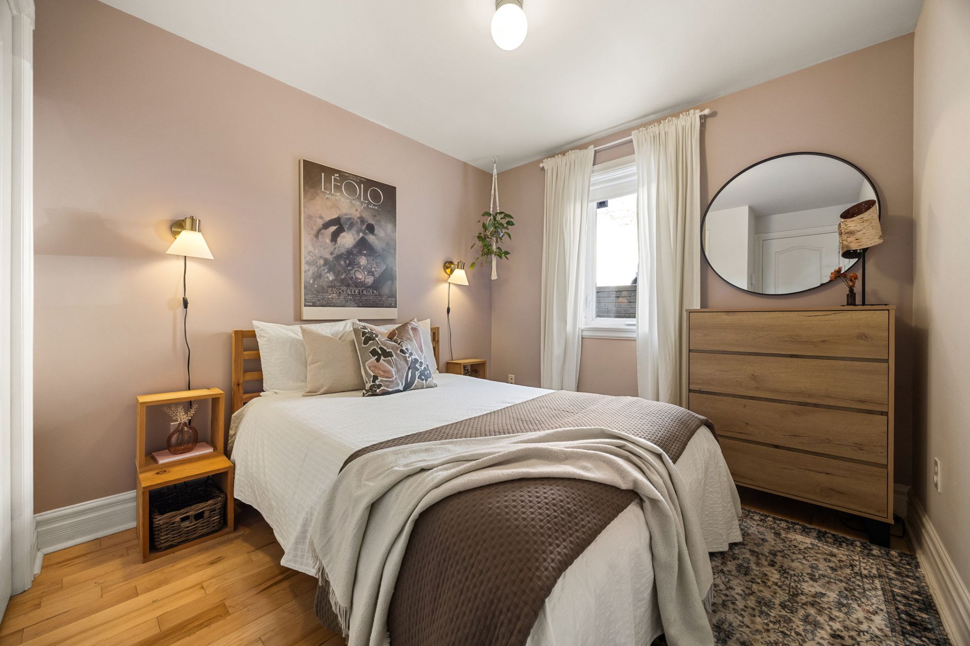 2244 Rue De Chambly H1W3J5 4