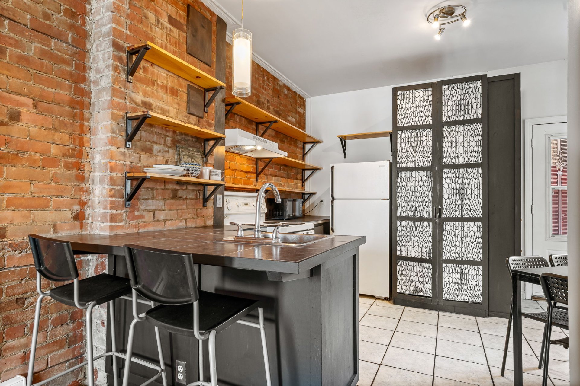 2369-2373 Rue de Rouen H2K1M1 miniature 6