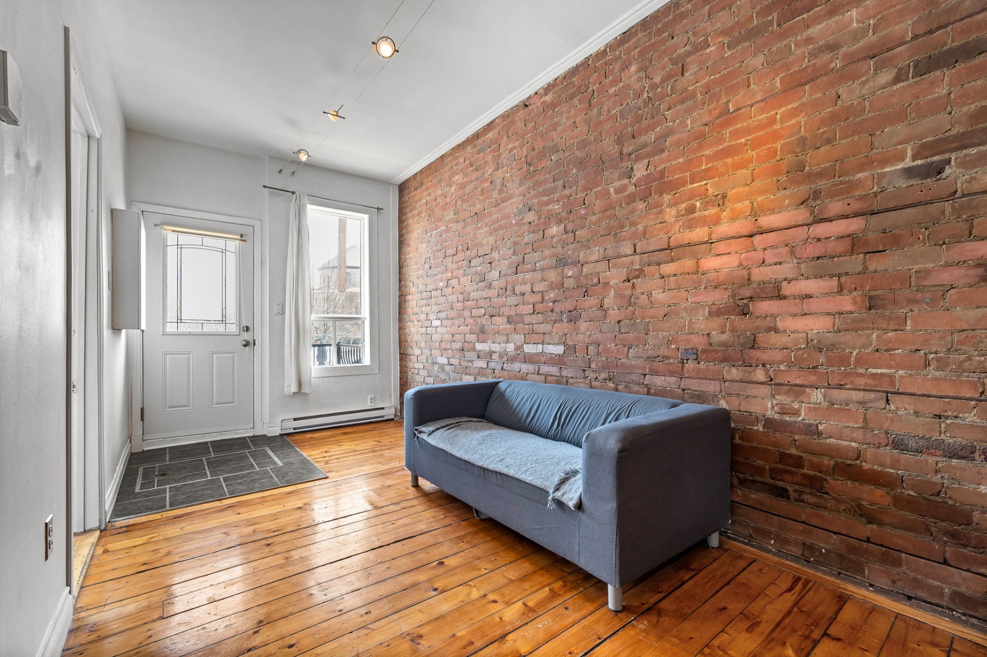 2369-2373 Rue de Rouen H2K1M1 4