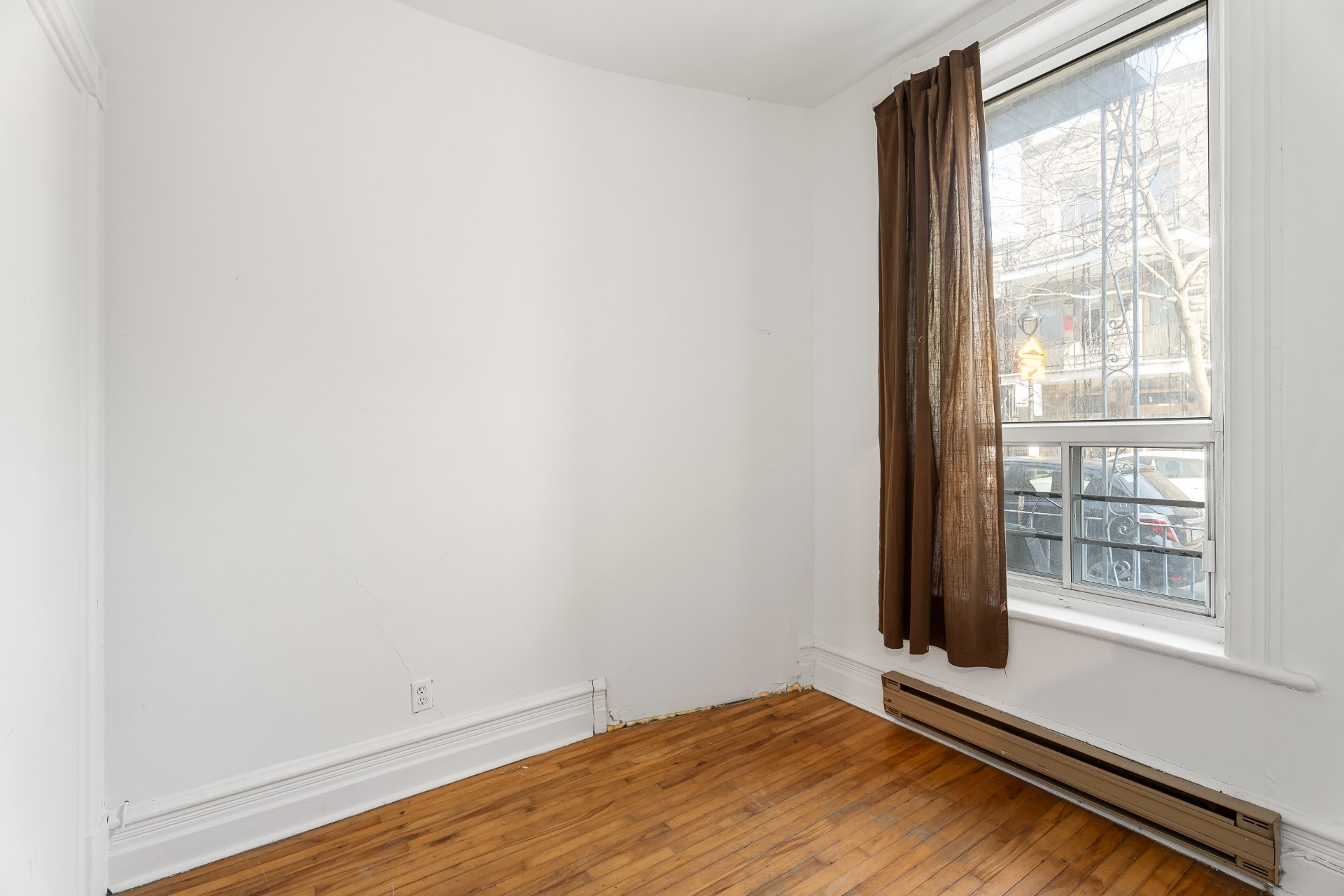 4514-4516 Rue St-Hubert H2J2X3 miniature 8