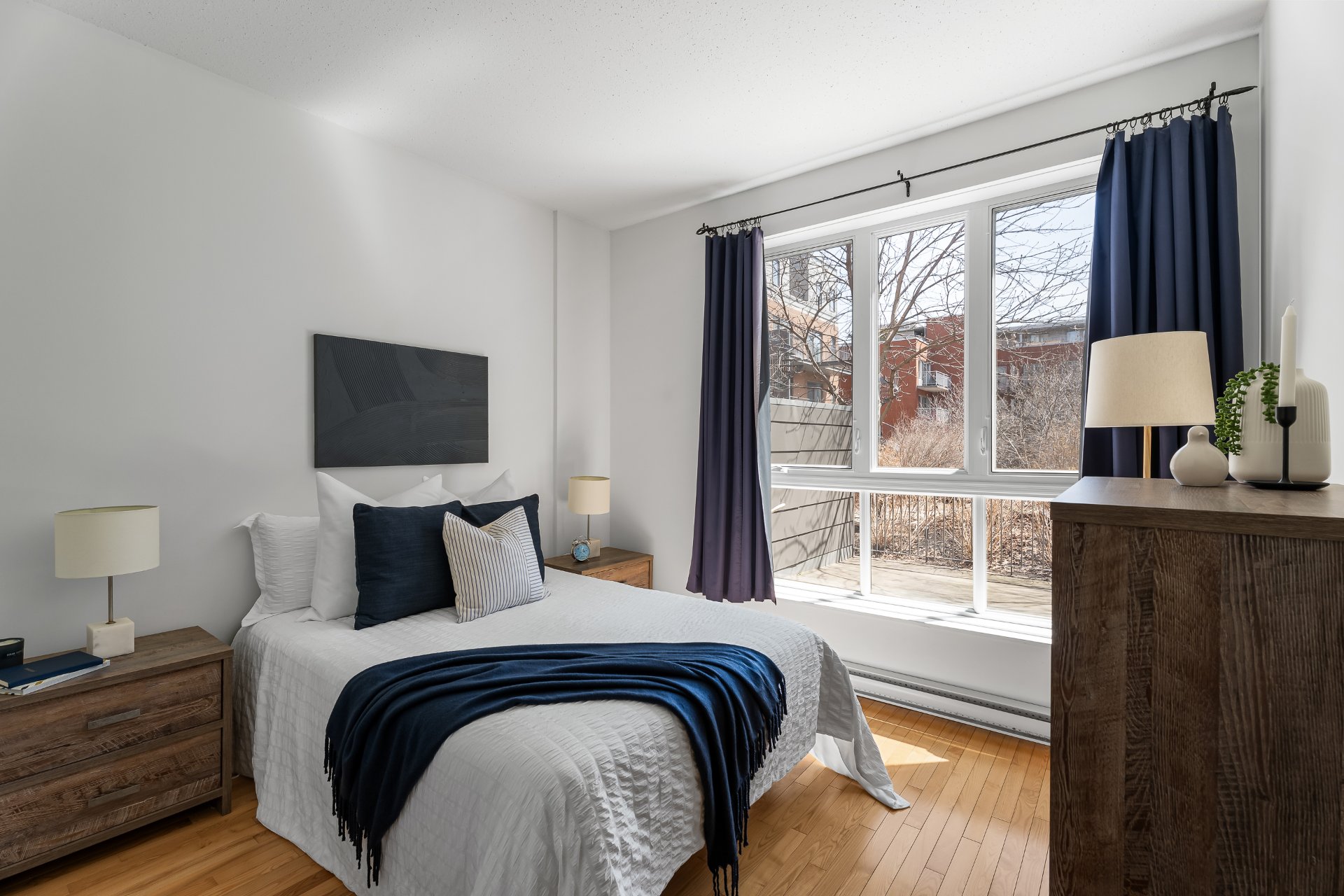 1200 Rue Pauline-Julien H2J0A4 4