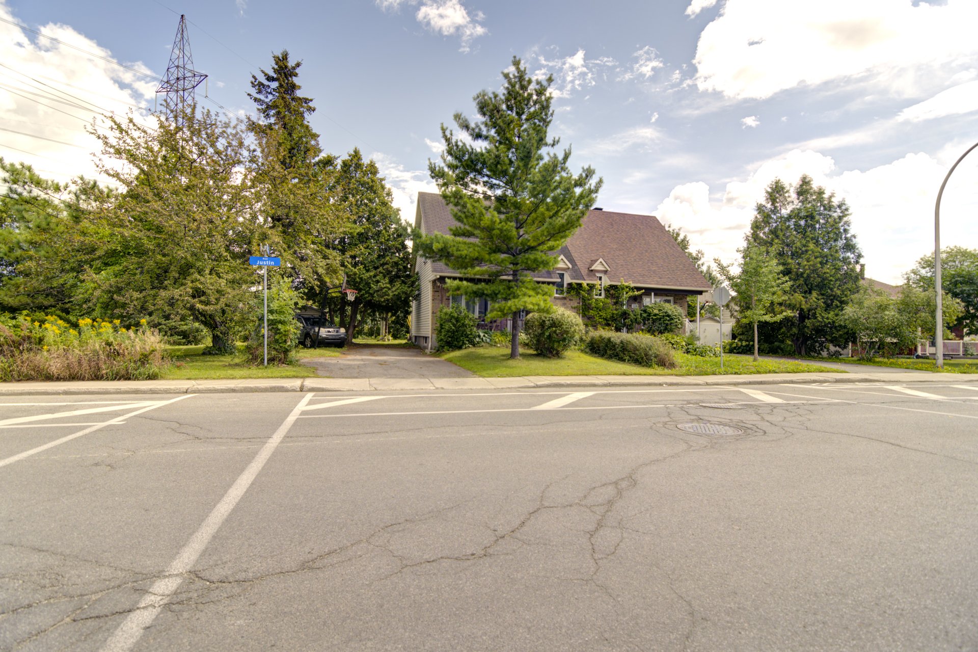 14306963 Exterior
