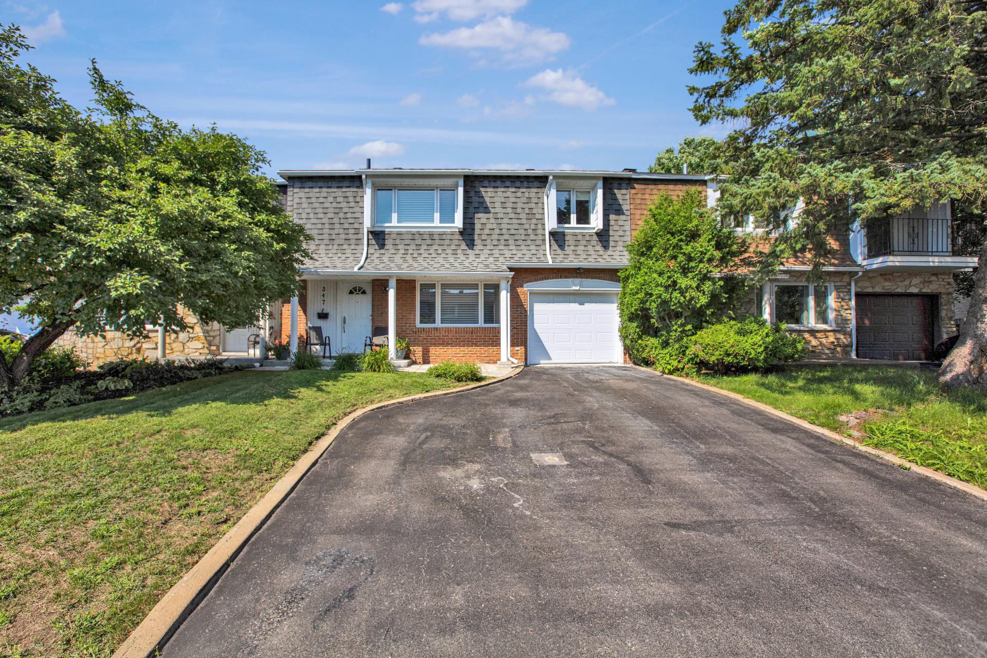 22883059 Frontage