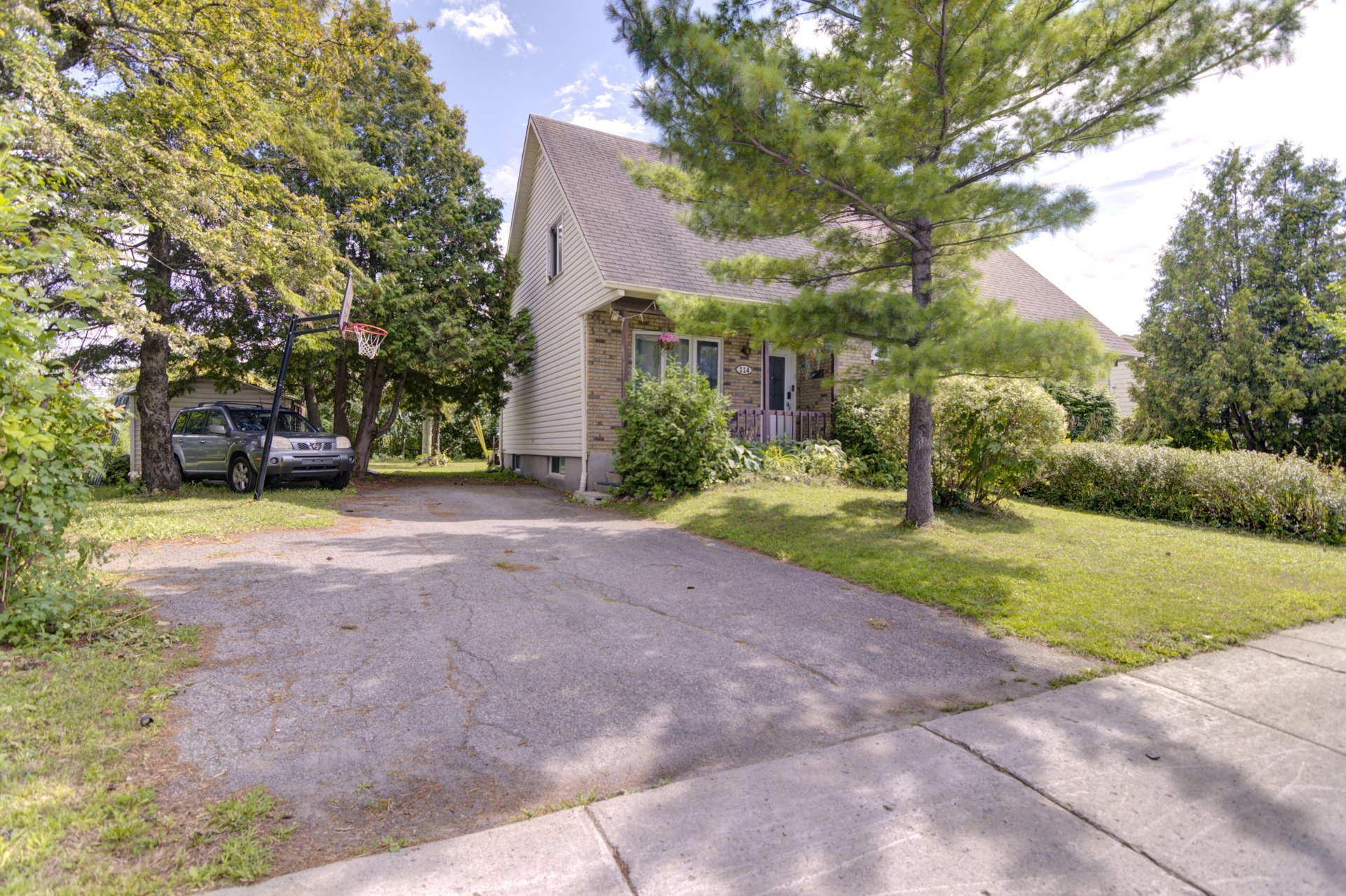17656072 Exterior