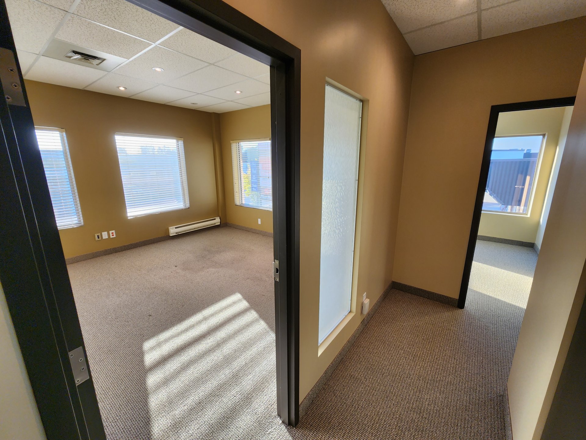 4707 Boul. des Laurentides, Laval (Auteuil), Quebec H7K3G4, ,Commercial,For Sale,Boul. des Laurentides,9292692