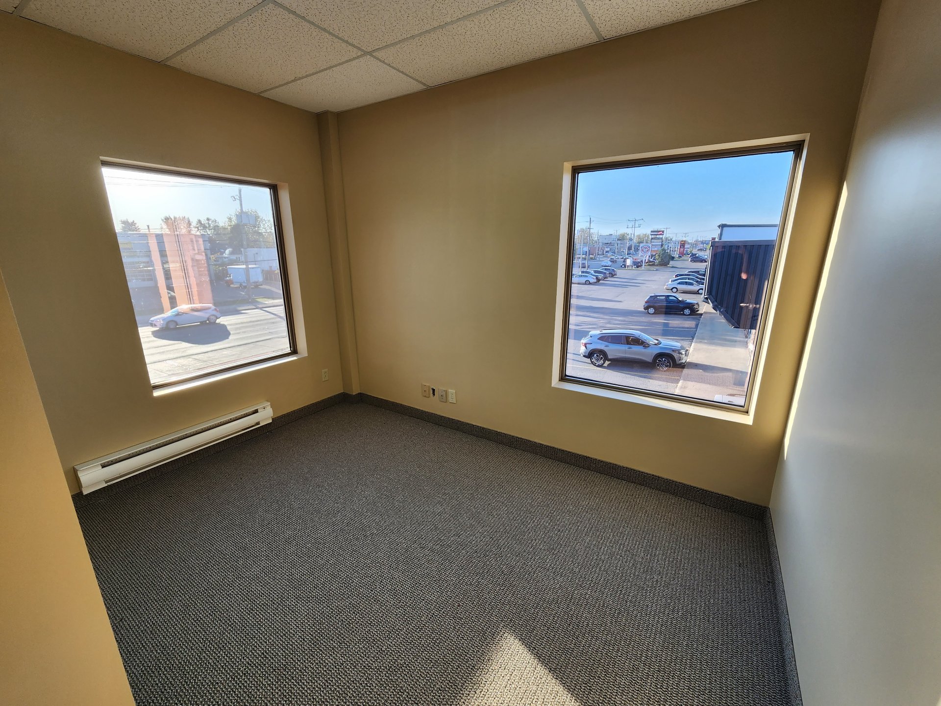 4707 Boul. des Laurentides, Laval (Auteuil), Quebec H7K3G4, ,Commercial,For Sale,Boul. des Laurentides,9292692