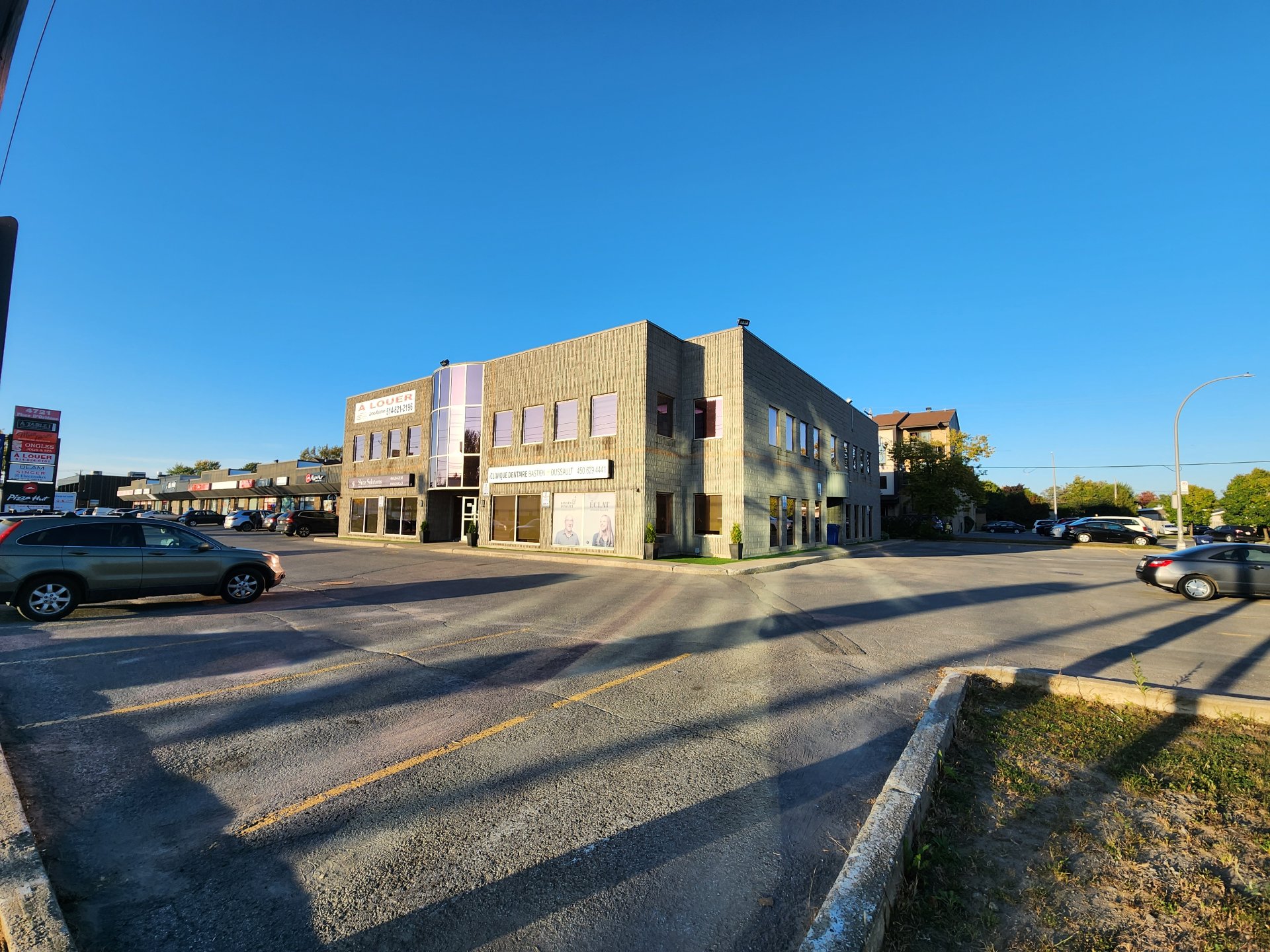 4707 Boul. des Laurentides, Laval (Vimont), Quebec H7K3G4, ,Commercial,For Rent,Boul. des Laurentides,28354315