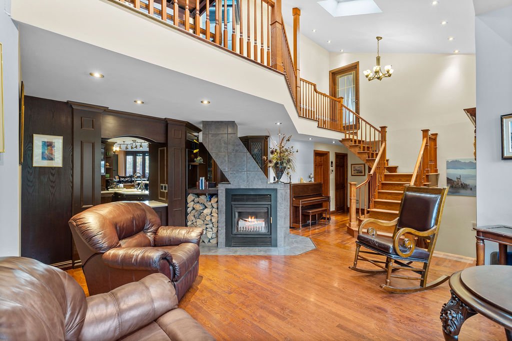 2780 Tsse Belleau, Longueuil (Le Vieux-Longueuil), Quebec J4M1K7, 5 Chambres Chambres, 22 Chambres Chambres,4 Salle de bainSalle de bain,Résidentiel,À vendre,Tsse Belleau,9056051