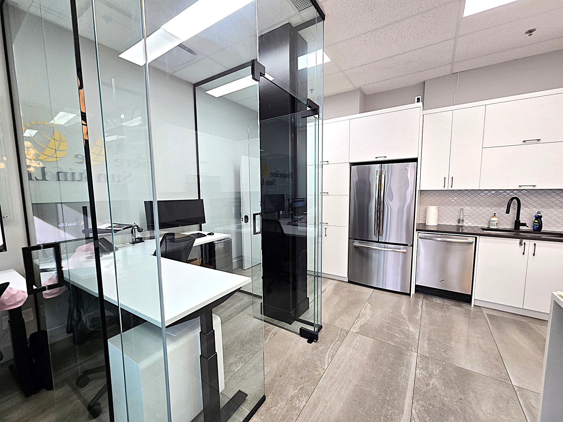 1590 Boul. Henri-Bourassa O., Montréal (Ahuntsic-Cartierville), Quebec H3M3E2, ,Commercial,For Rent,Boul. Henri-Bourassa O.,24415770