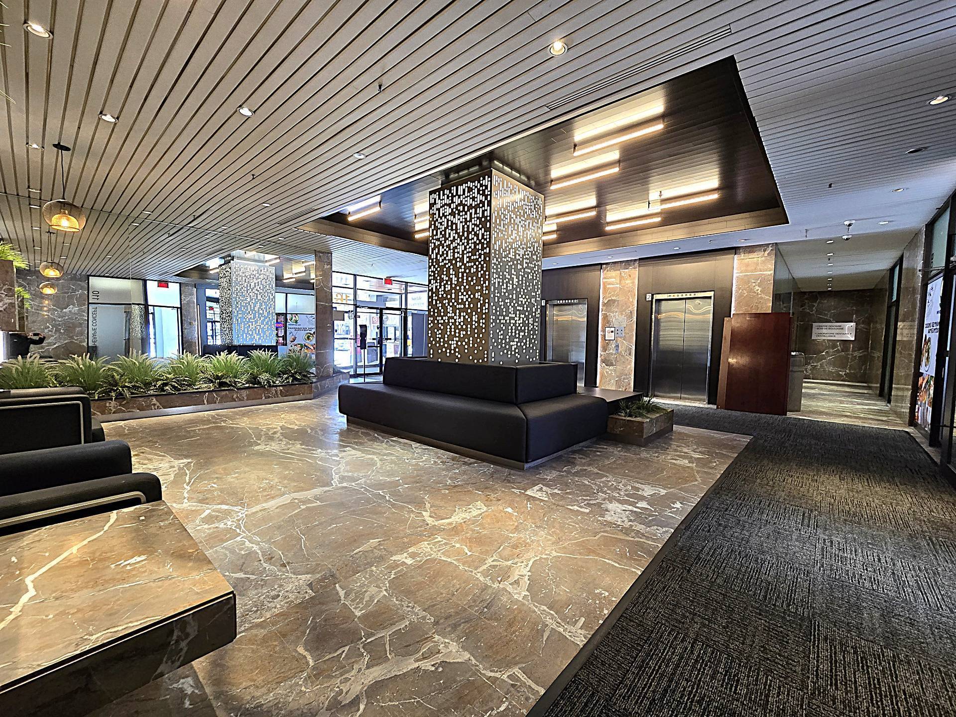 1590 Boul. Henri-Bourassa O., Montréal (Ahuntsic-Cartierville), Quebec H3M3E2, ,Commercial,For Rent,Boul. Henri-Bourassa O.,24415770