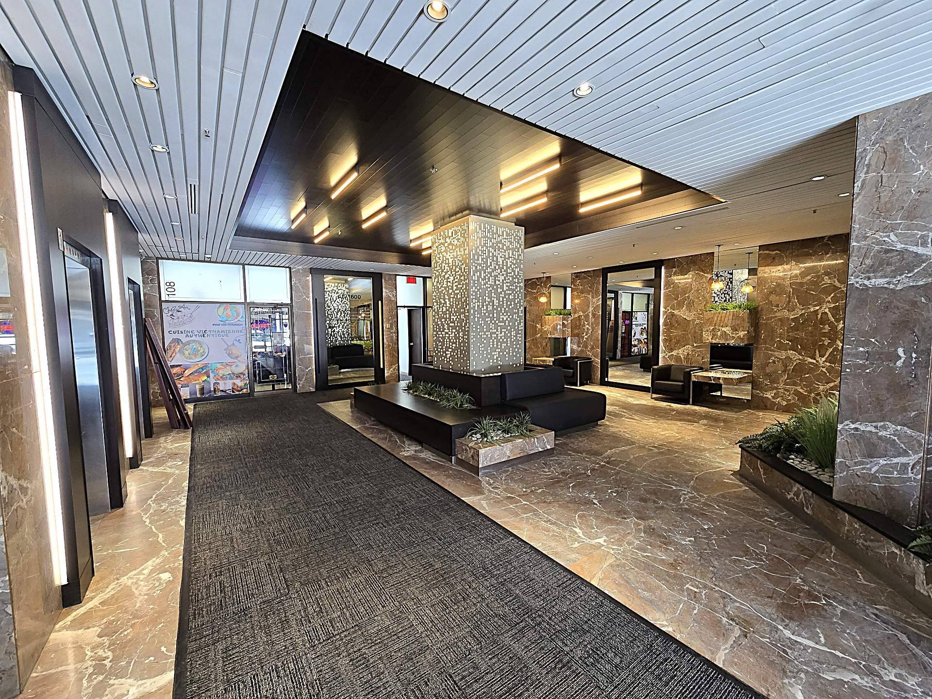 1590 Boul. Henri-Bourassa O., Montréal (Ahuntsic-Cartierville), Quebec H3M3E2, ,Commercial,For Rent,Boul. Henri-Bourassa O.,24415770