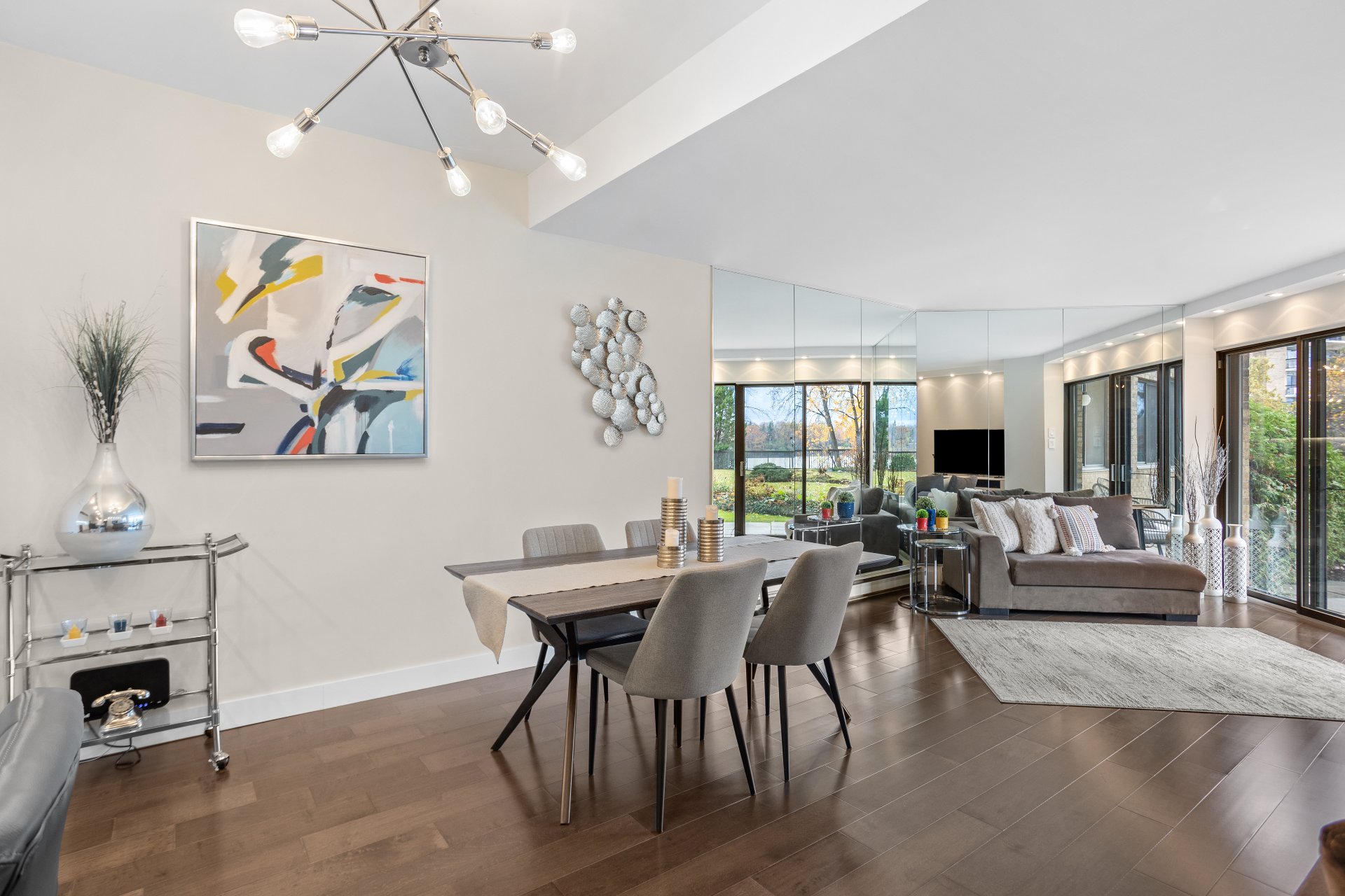 4520 Prom. Paton, Laval (Chomedey), Quebec H7W4X1, 2 Bedrooms Bedrooms, 6 Rooms Rooms,2 BathroomsBathrooms,Residential,For Sale,Prom. Paton,9852355