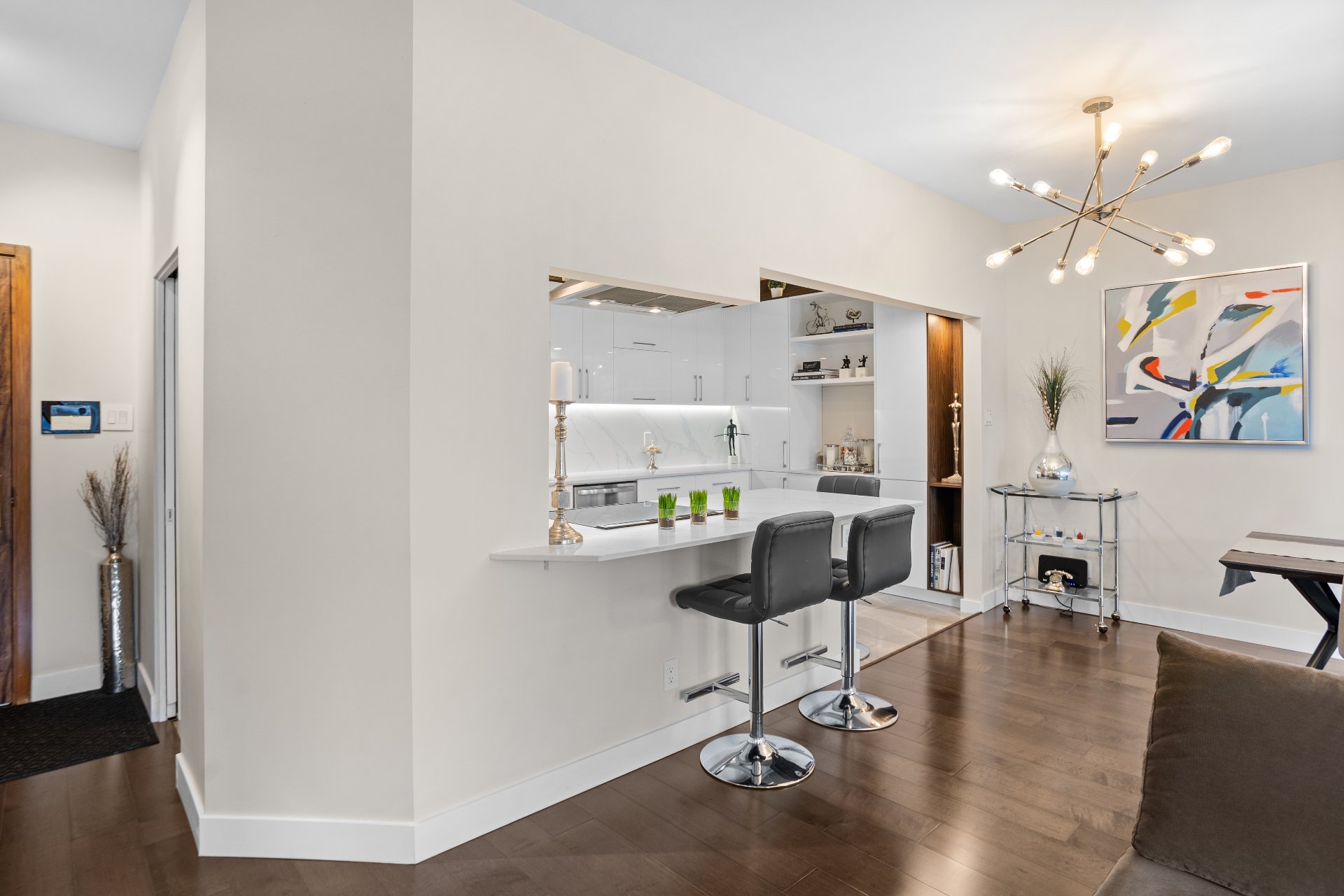 4520 Prom. Paton, Laval (Chomedey), Quebec H7W4X1, 2 Bedrooms Bedrooms, 6 Rooms Rooms,2 BathroomsBathrooms,Residential,For Sale,Prom. Paton,9852355