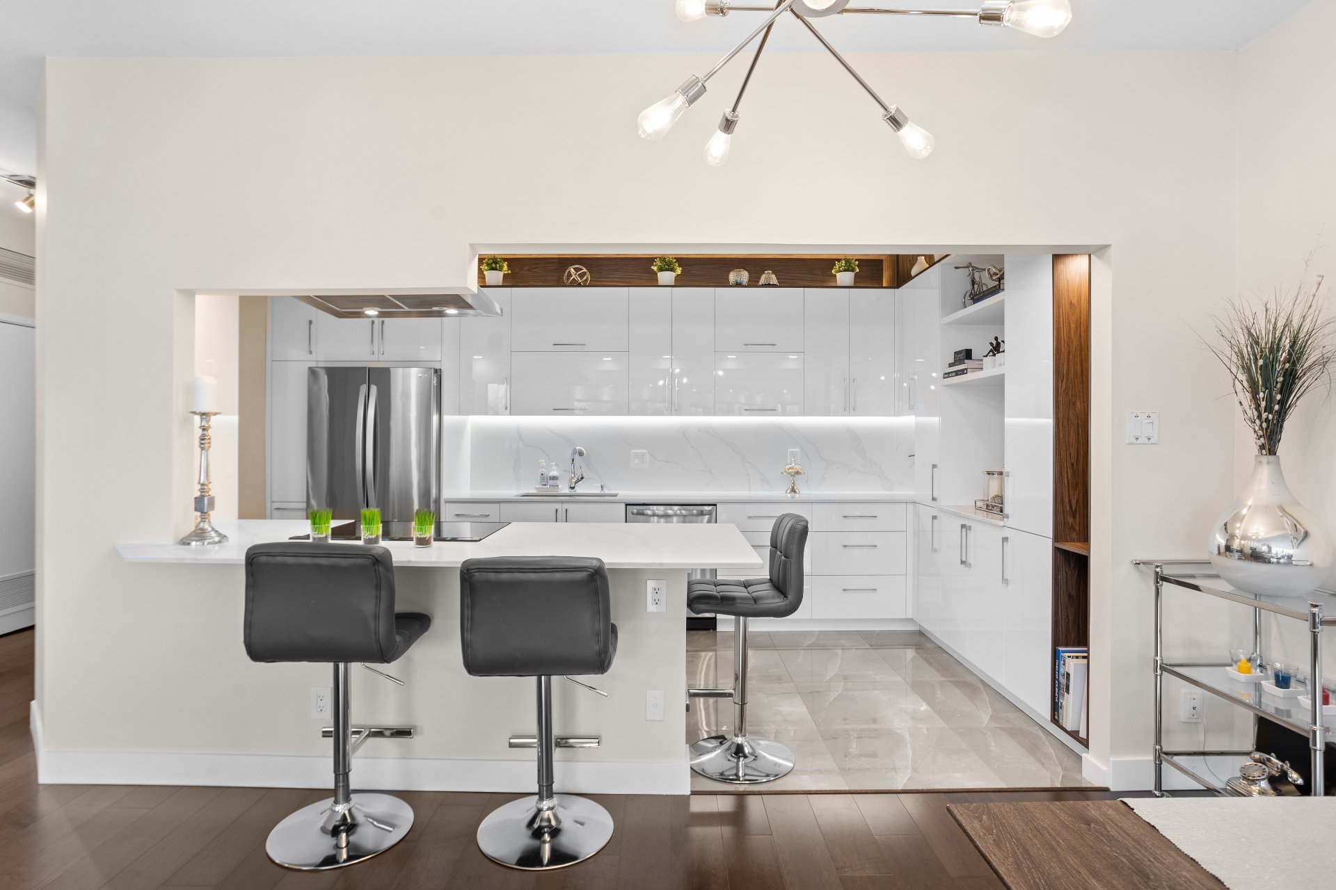 4520 Prom. Paton, Laval (Chomedey), Quebec H7W4X1, 2 Bedrooms Bedrooms, 6 Rooms Rooms,2 BathroomsBathrooms,Residential,For Sale,Prom. Paton,9852355