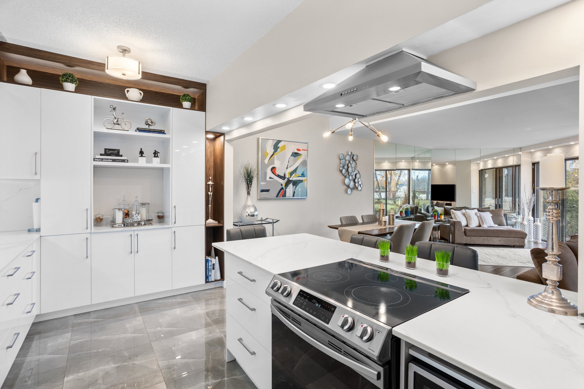 4520 Prom. Paton, Laval (Chomedey), Quebec H7W4X1, 2 Bedrooms Bedrooms, 6 Rooms Rooms,2 BathroomsBathrooms,Residential,For Sale,Prom. Paton,9852355