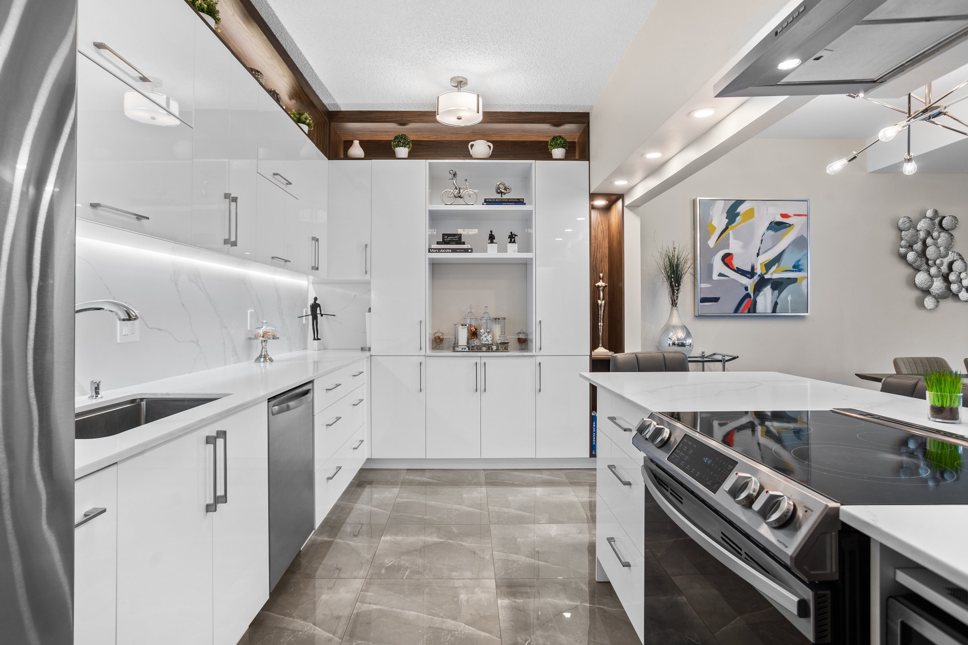 4520 Prom. Paton, Laval (Chomedey), Quebec H7W4X1, 2 Bedrooms Bedrooms, 6 Rooms Rooms,2 BathroomsBathrooms,Residential,For Sale,Prom. Paton,9852355