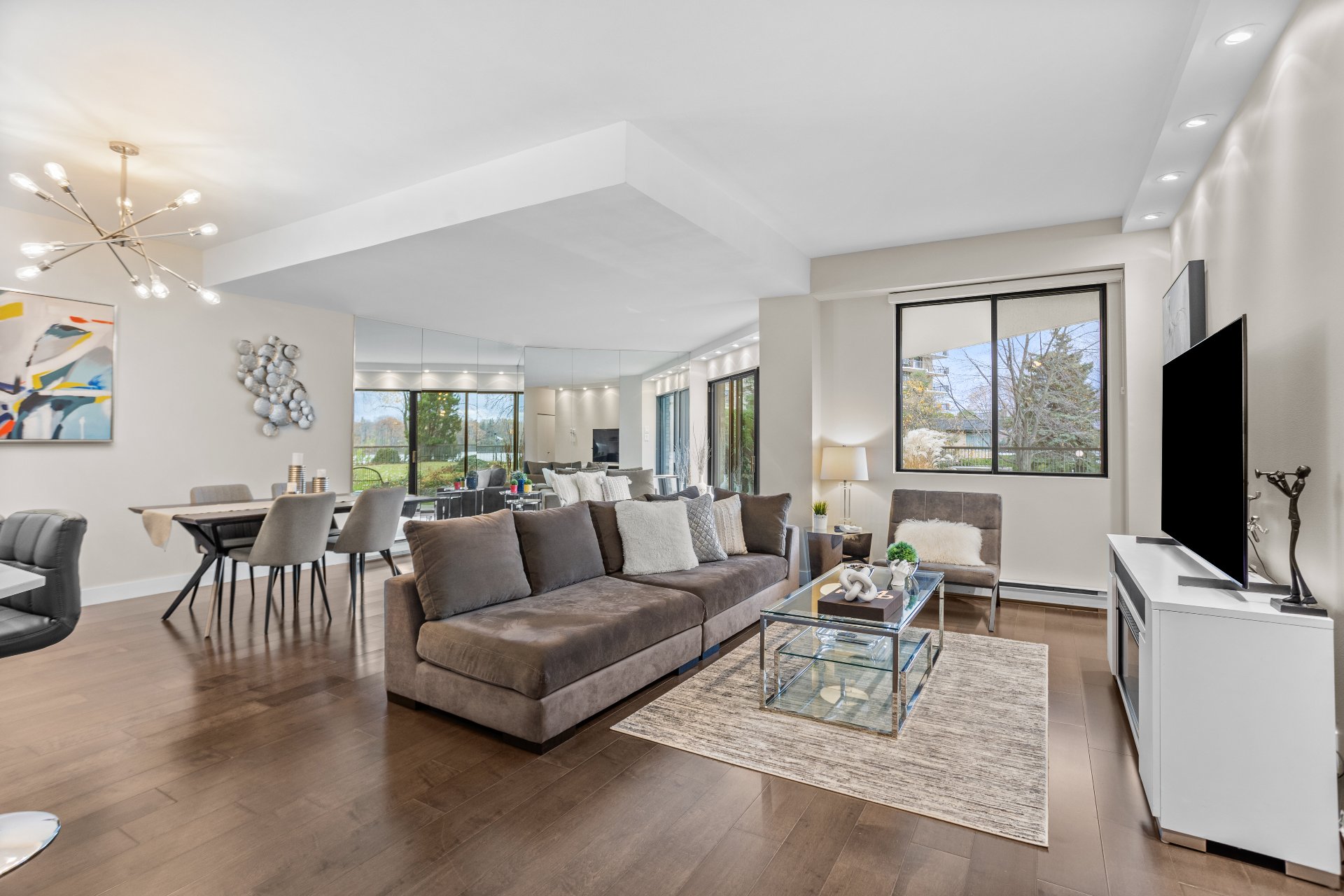 4520 Prom. Paton, Laval (Chomedey), Quebec H7W4X1, 2 Bedrooms Bedrooms, 6 Rooms Rooms,2 BathroomsBathrooms,Residential,For Sale,Prom. Paton,9852355