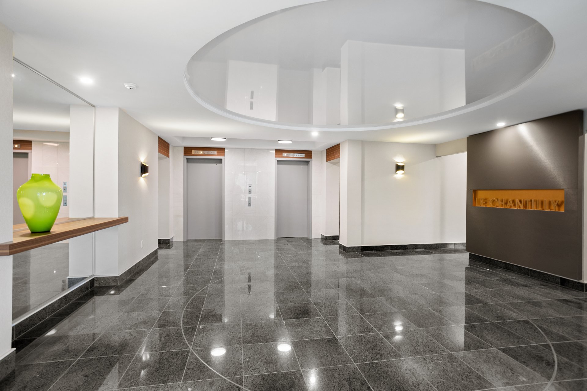 4520 Prom. Paton, Laval (Chomedey), Quebec H7W4X1, 2 Bedrooms Bedrooms, 6 Rooms Rooms,2 BathroomsBathrooms,Residential,For Sale,Prom. Paton,9852355