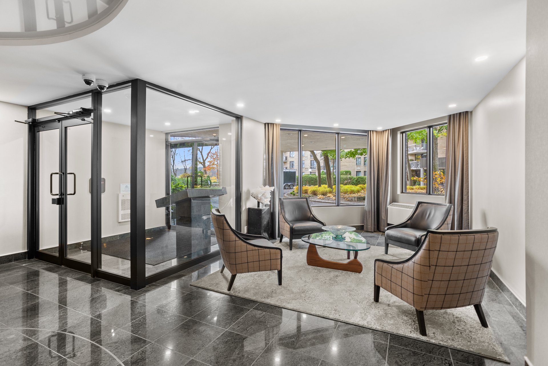 4520 Prom. Paton, Laval (Chomedey), Quebec H7W4X1, 2 Bedrooms Bedrooms, 6 Rooms Rooms,2 BathroomsBathrooms,Residential,For Sale,Prom. Paton,9852355