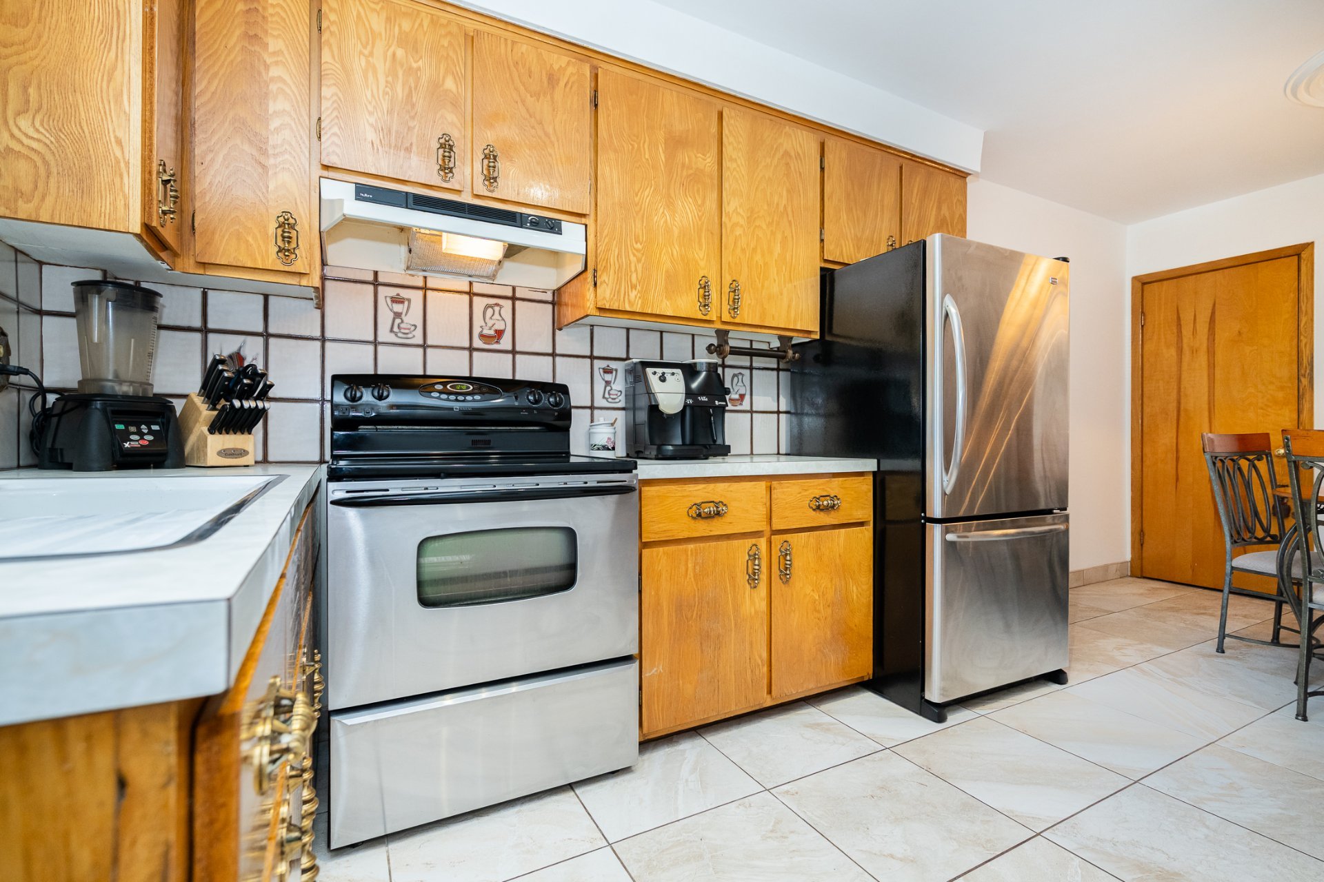 9610 Rue D'Iberville 9612, Montréal (Ahuntsic-Cartierville), Quebec H2B2T3, 4 Bedrooms Bedrooms, 7 Rooms Rooms,2 BathroomsBathrooms,Multi-family (2 to 5 units),For Sale,Rue D'Iberville,18124131