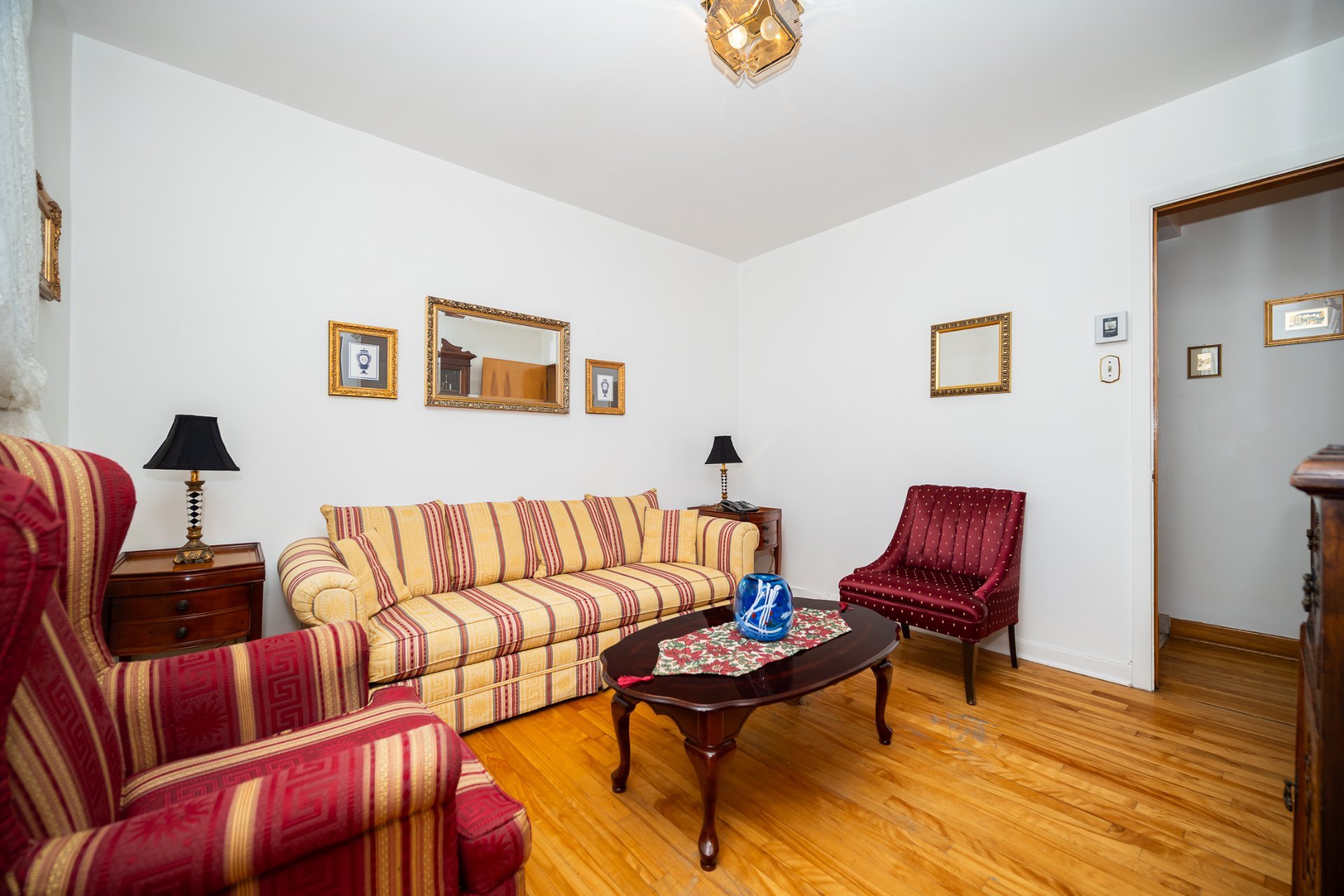 9610 Rue D'Iberville 9612, Montréal (Ahuntsic-Cartierville), Quebec H2B2T3, 4 Bedrooms Bedrooms, 7 Rooms Rooms,2 BathroomsBathrooms,Multi-family (2 to 5 units),For Sale,Rue D'Iberville,18124131