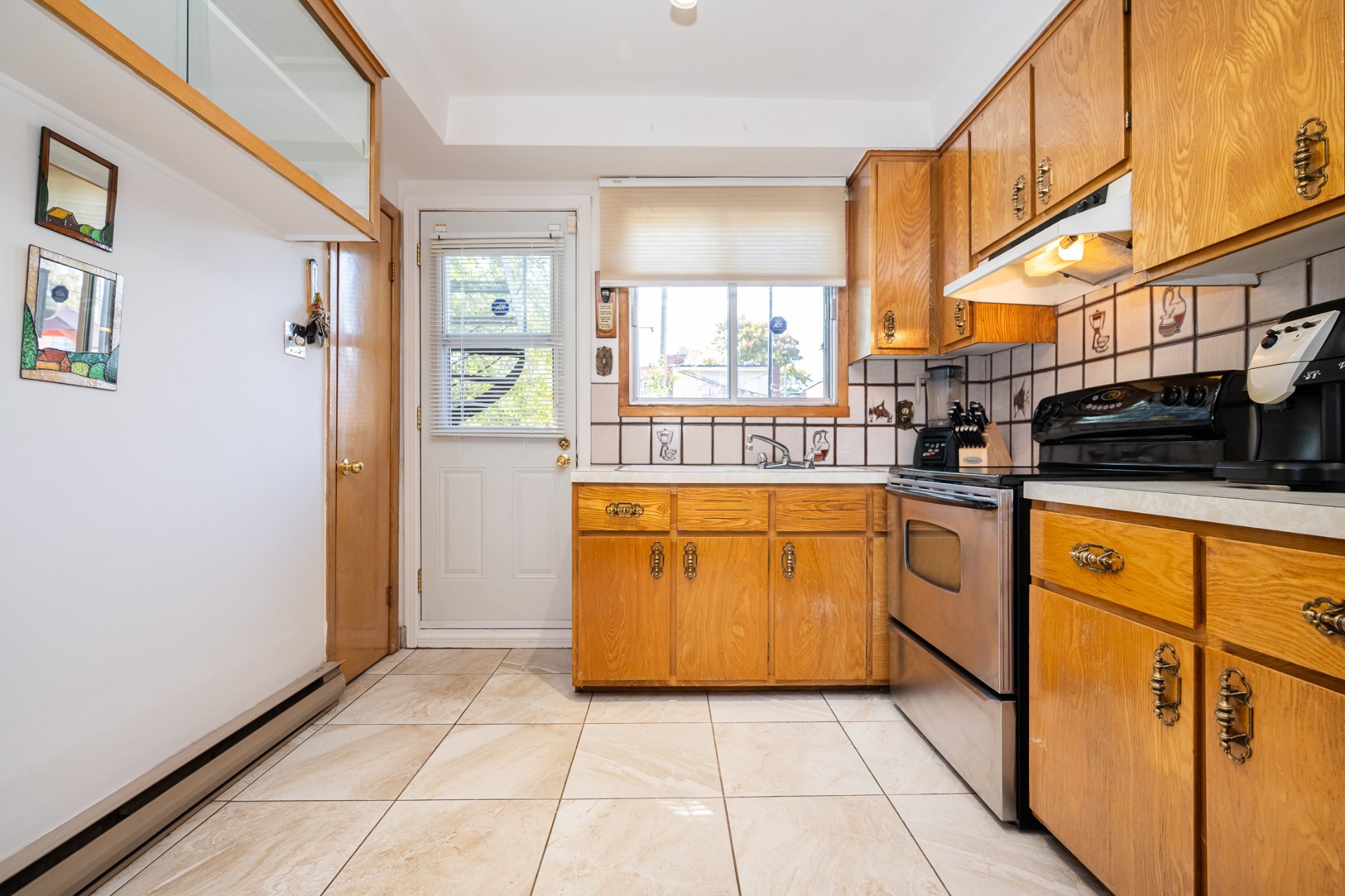 9610 Rue D'Iberville 9612, Montréal (Ahuntsic-Cartierville), Quebec H2B2T3, 4 Bedrooms Bedrooms, 7 Rooms Rooms,2 BathroomsBathrooms,Multi-family (2 to 5 units),For Sale,Rue D'Iberville,18124131