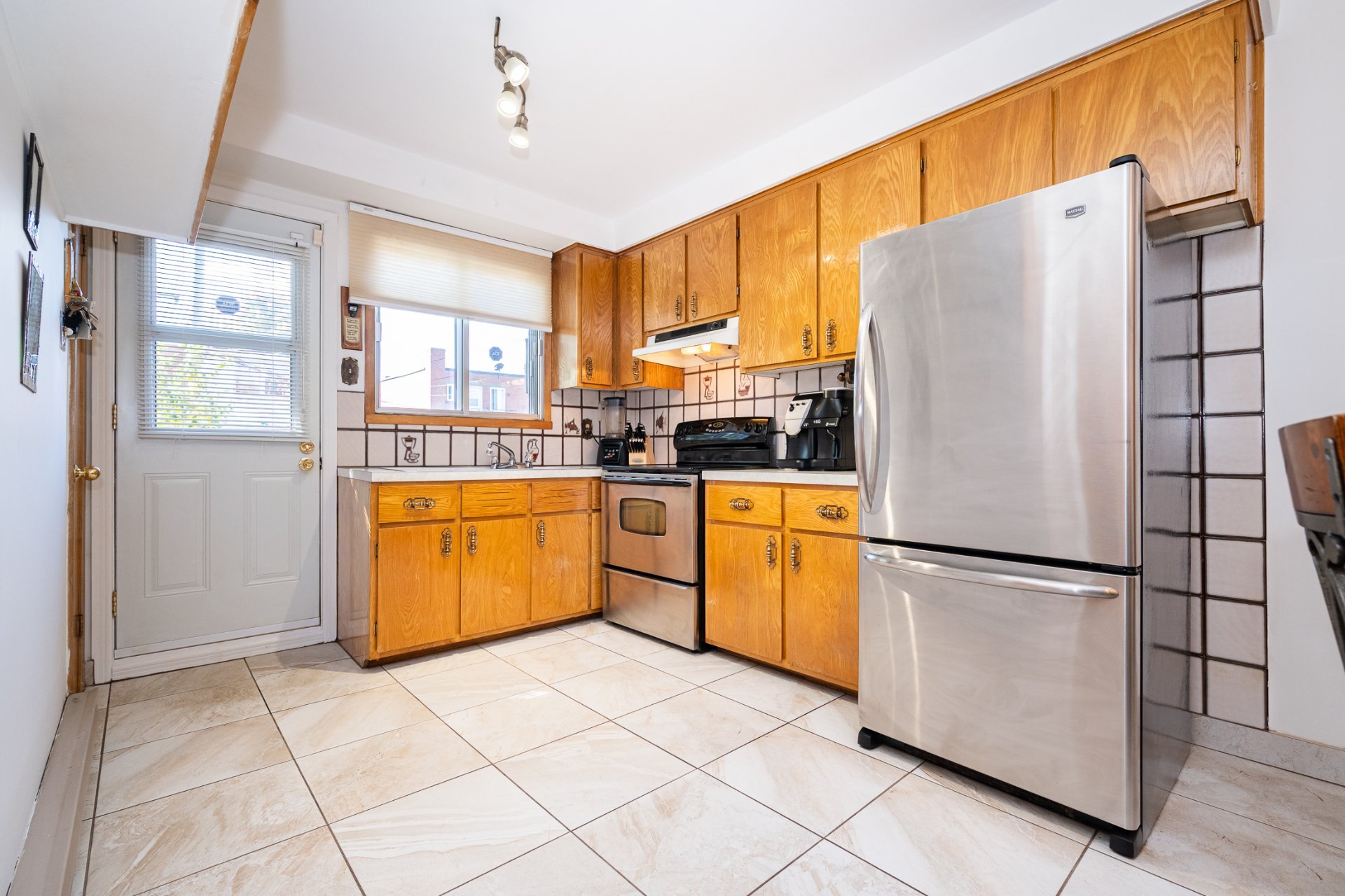 9610 Rue D'Iberville 9612, Montréal (Ahuntsic-Cartierville), Quebec H2B2T3, 4 Bedrooms Bedrooms, 7 Rooms Rooms,2 BathroomsBathrooms,Multi-family (2 to 5 units),For Sale,Rue D'Iberville,18124131